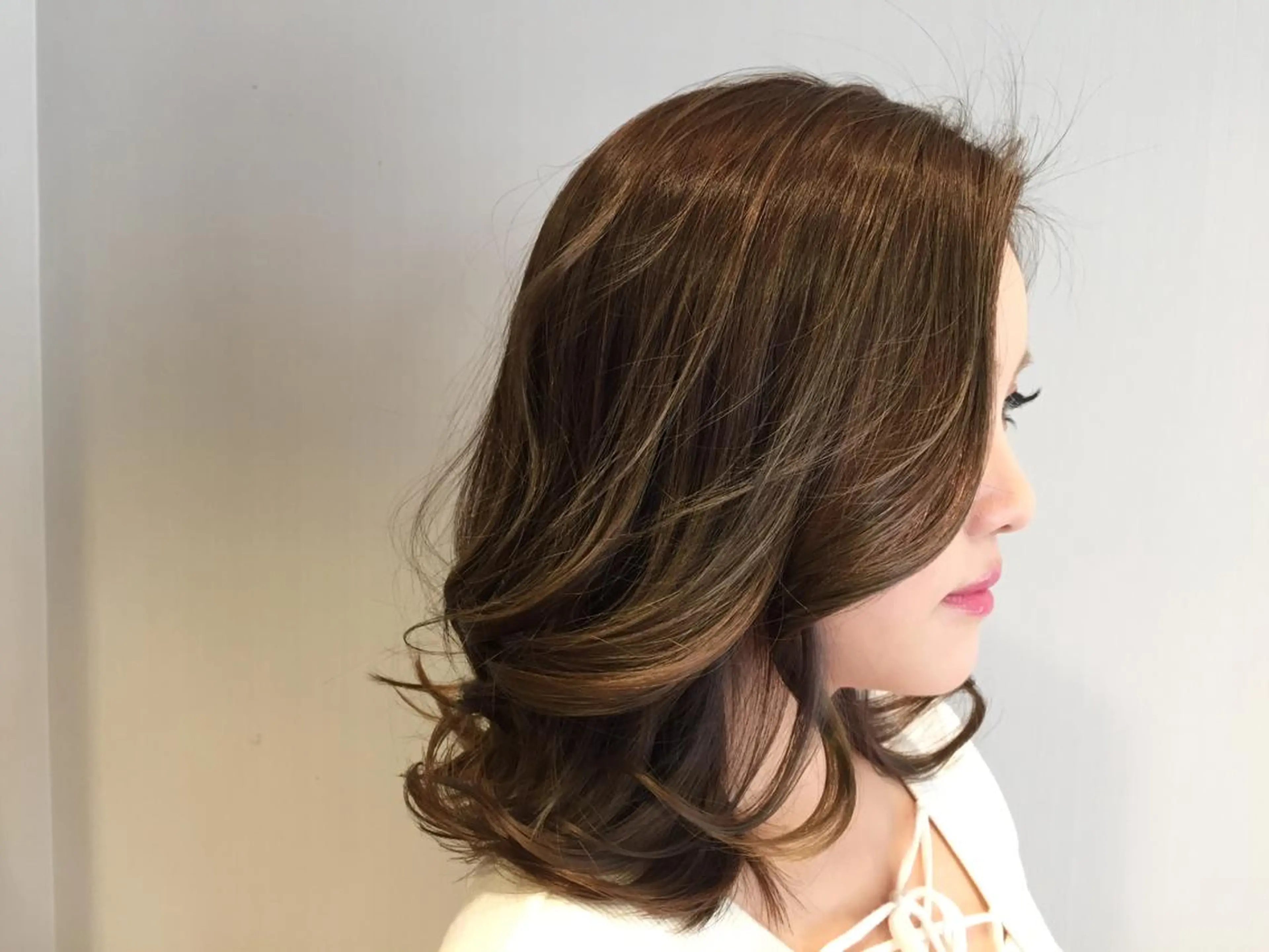 カラー アッシュ アッシュグレー ハイライトカラー 伊藤 優希のヘアスタイル