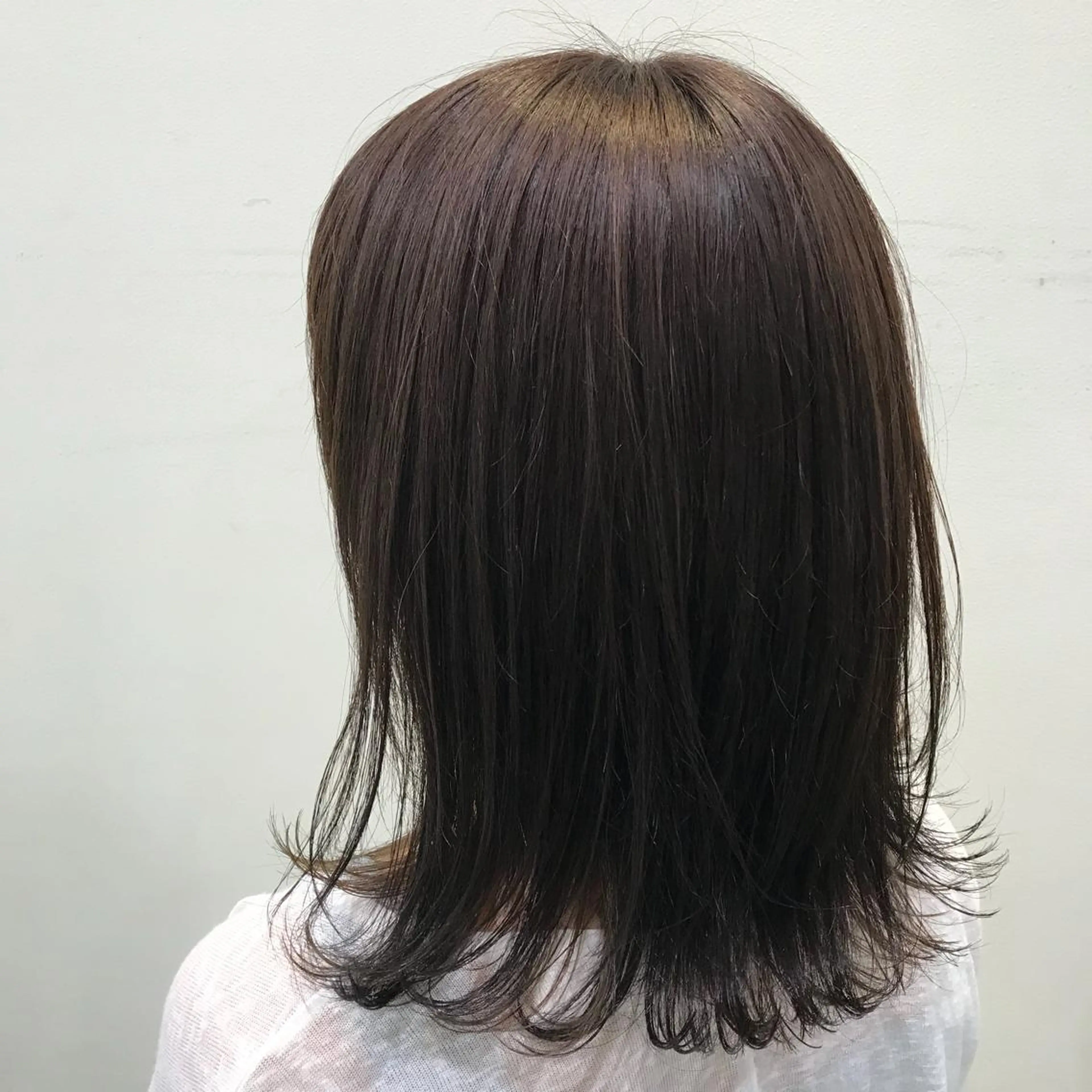 ミディアム 外ハネヘア 三田 豪のヘアスタイル