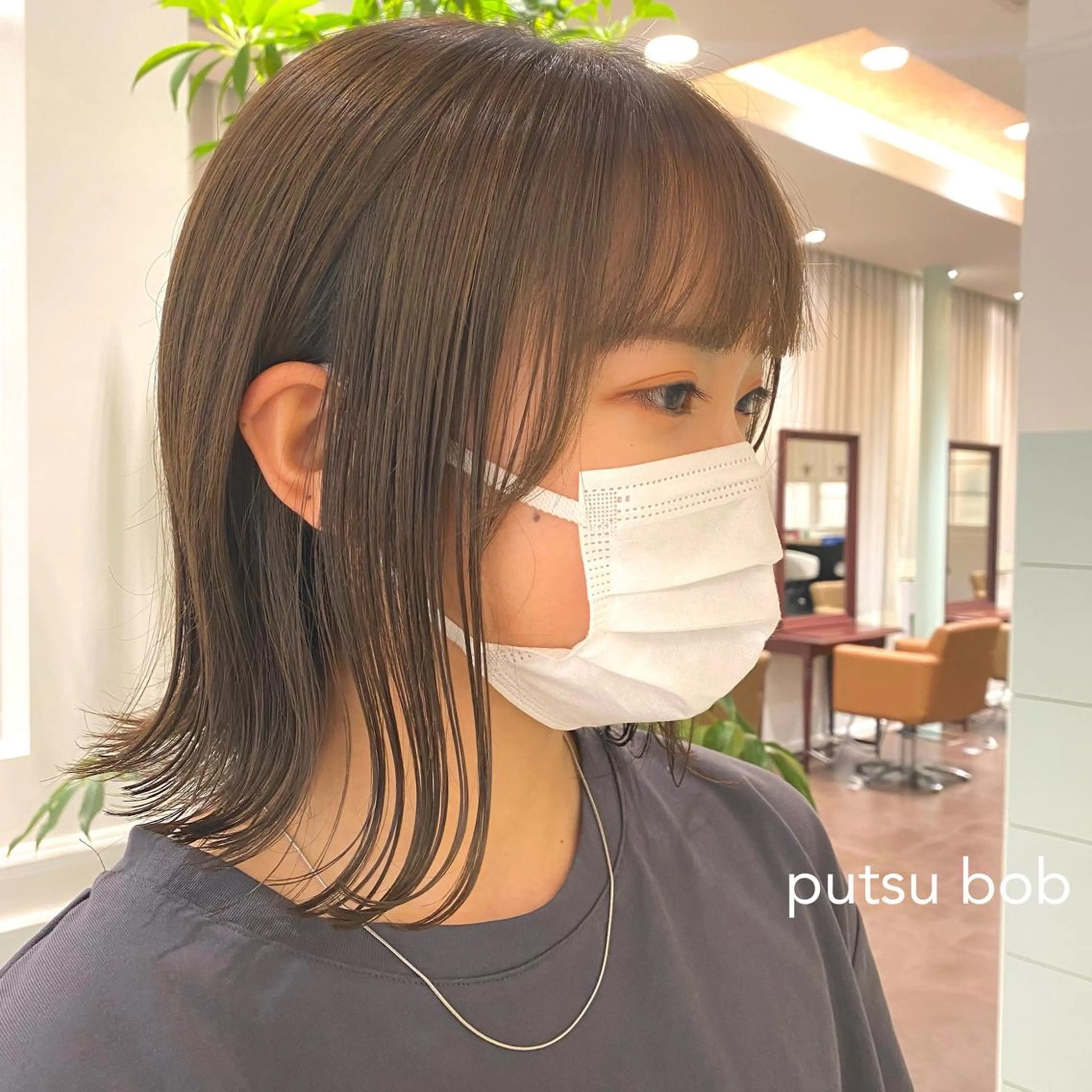 ミディアム 切りっぱなしボブ ボブ 外ハネヘア センターパート/ 暖色カラーayuのヘアスタイル