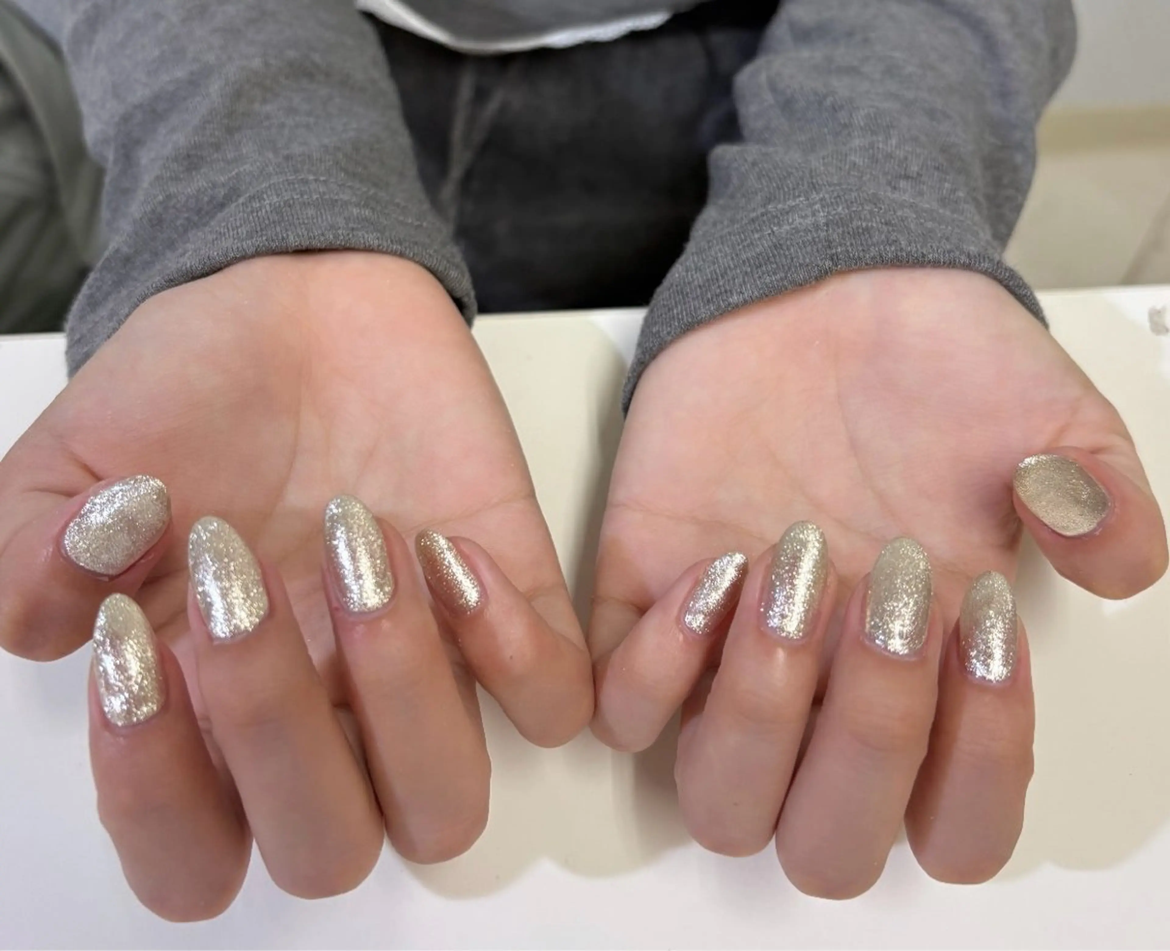 ネイル キラキラネイル ワンカラーネイル ネイルサロンエーナイン イオン東札幌店 （ネイルサロン エーナイン イオンヒガシサッポ ロテン）所属・本郷 まおのネイルデザイン