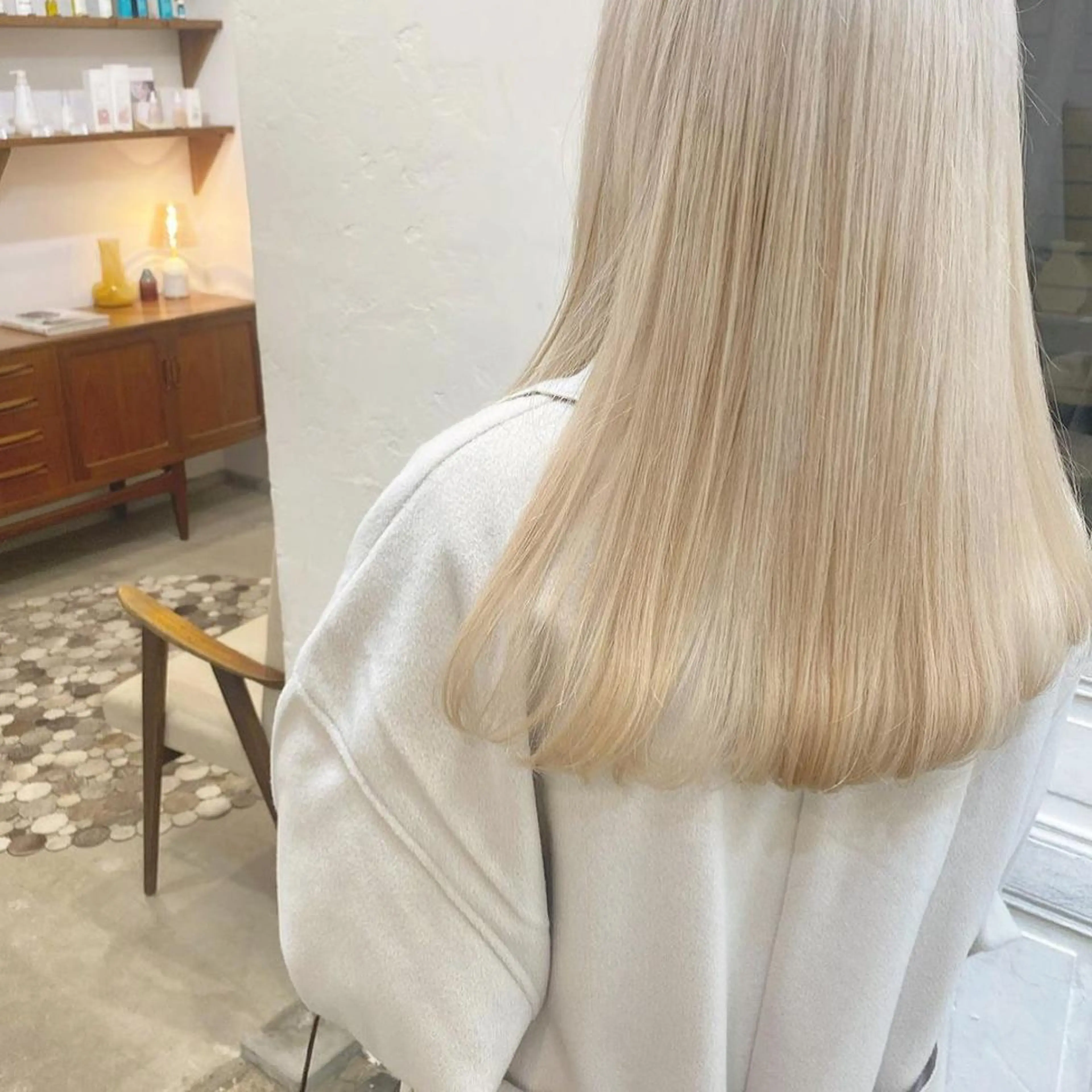 ロング カラー ベージュカラー ブロンド ホワイトベージュ ブリーチカラーが人気 onnuのヘアスタイル