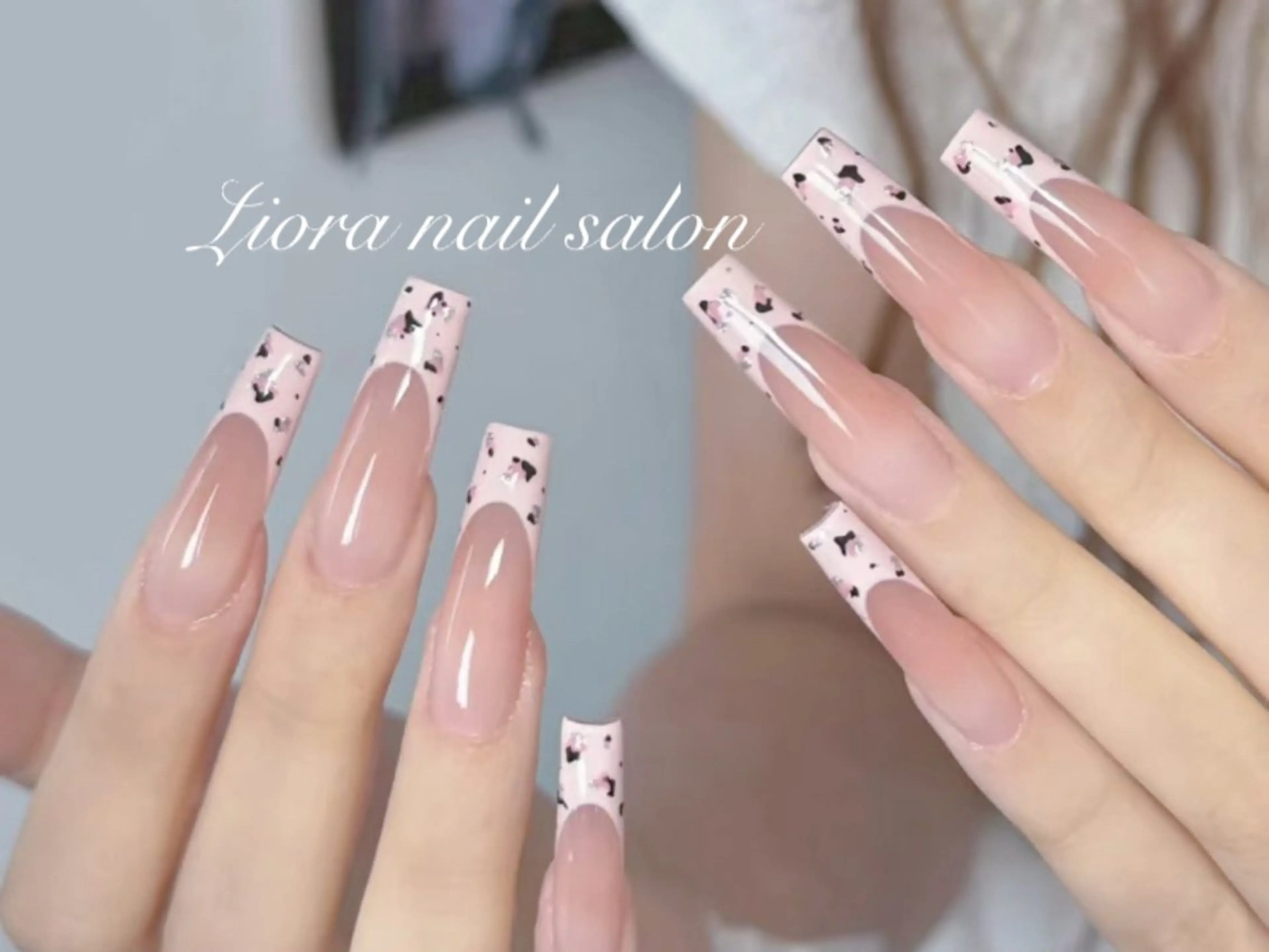 ネイル フレンチネイル ジェルネイル ガーリー グラデーション キラキラネイル ハンドネイル Liora nail 1のネイルデザイン