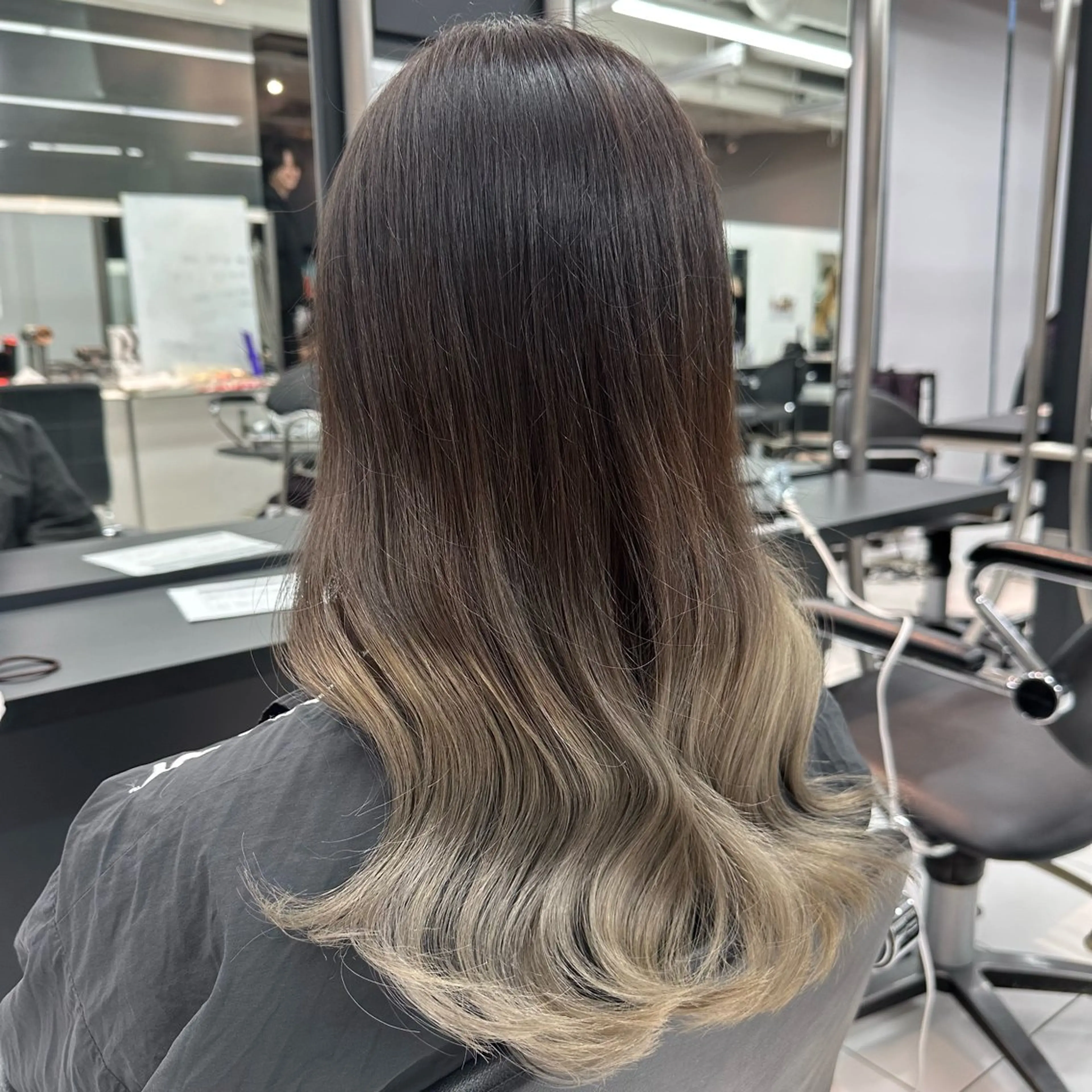 セミロング 高橋 沙央のヘアスタイル