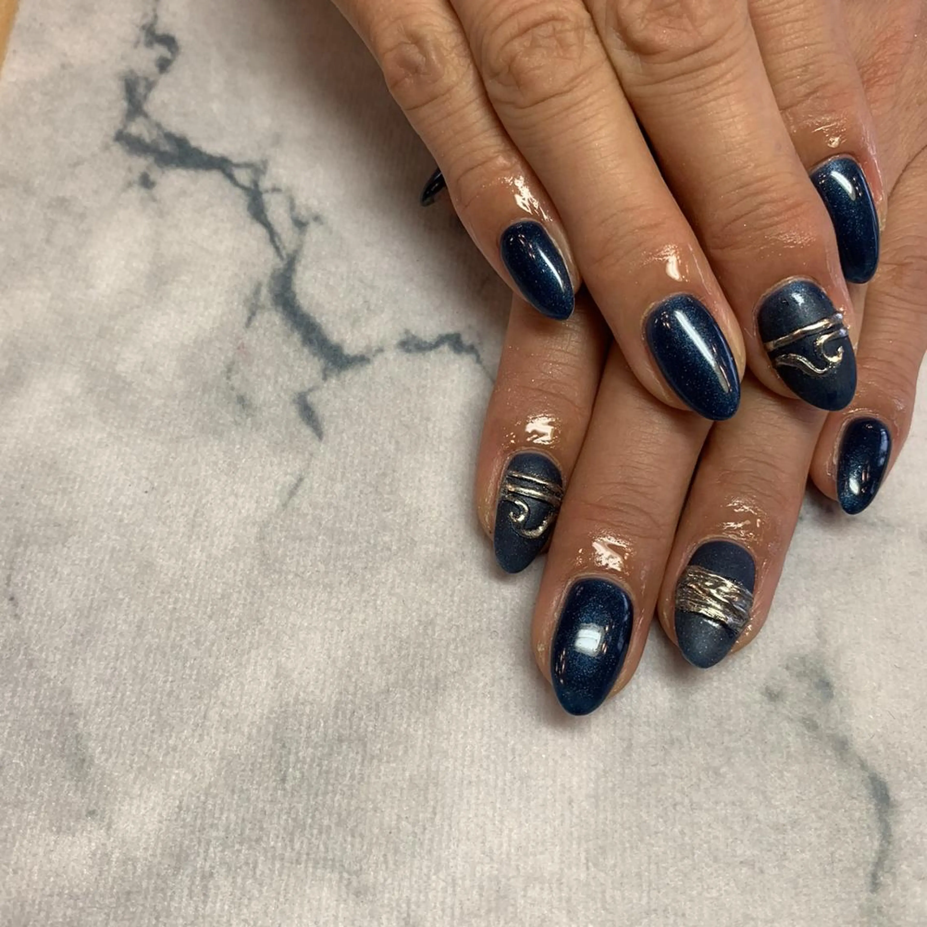 ネイル ネイルリボン 受付スタッフのネイルデザイン