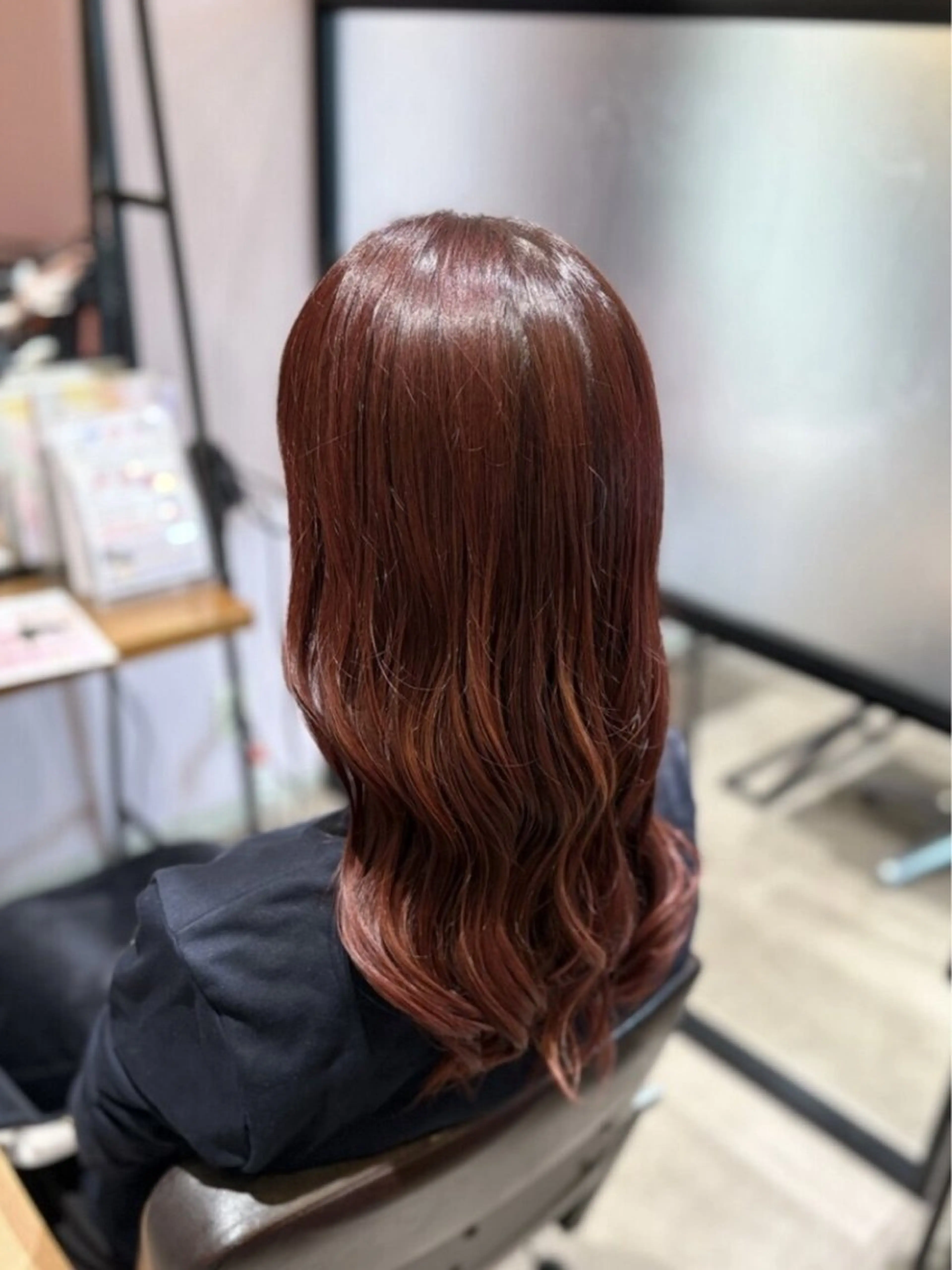 カラー 西原 愛紗のヘアスタイル