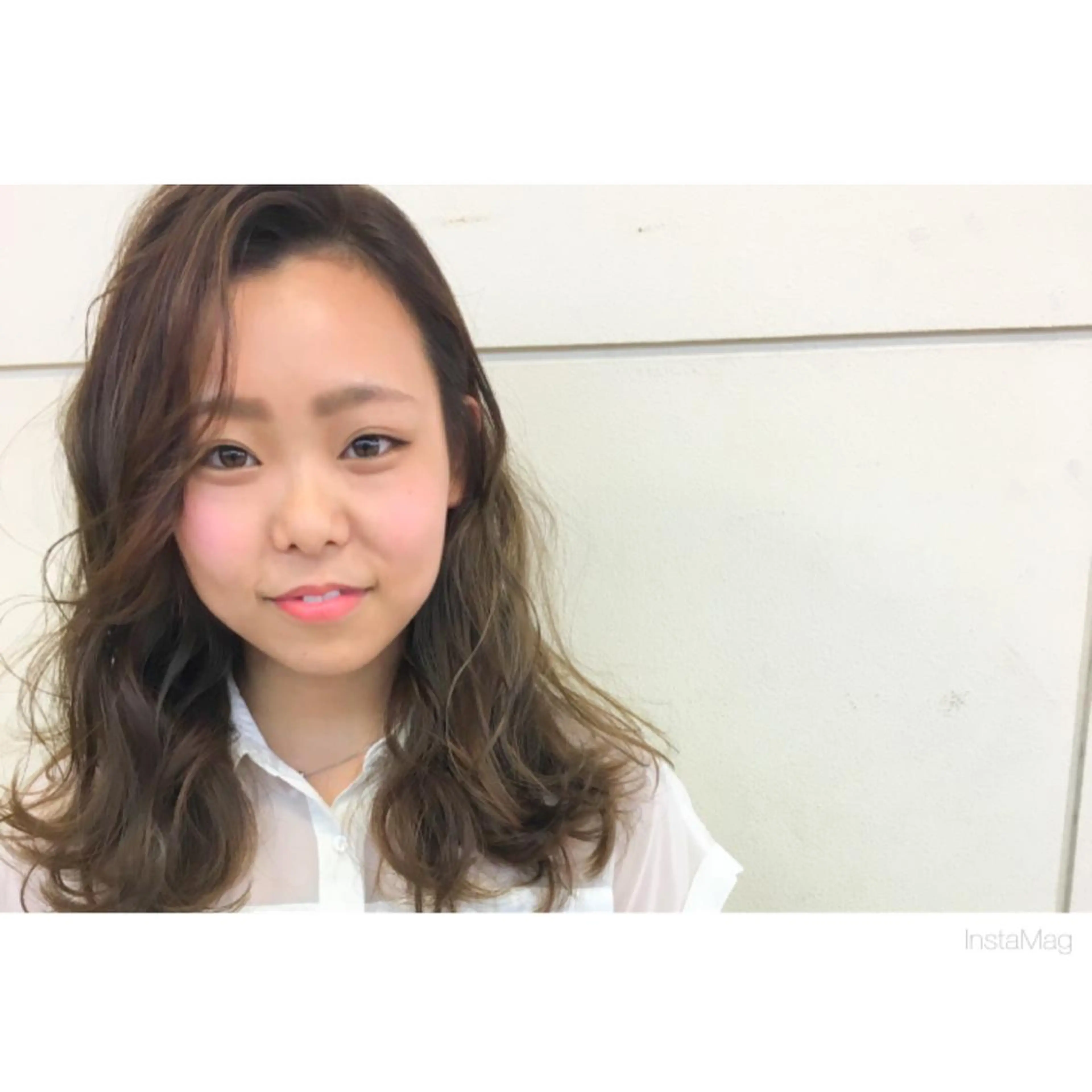 セミロング ロング カラー アッシュ ベージュカラー かきあげバング 🌟カラーの達人🌟 タマガキ　コウジのヘアスタイル