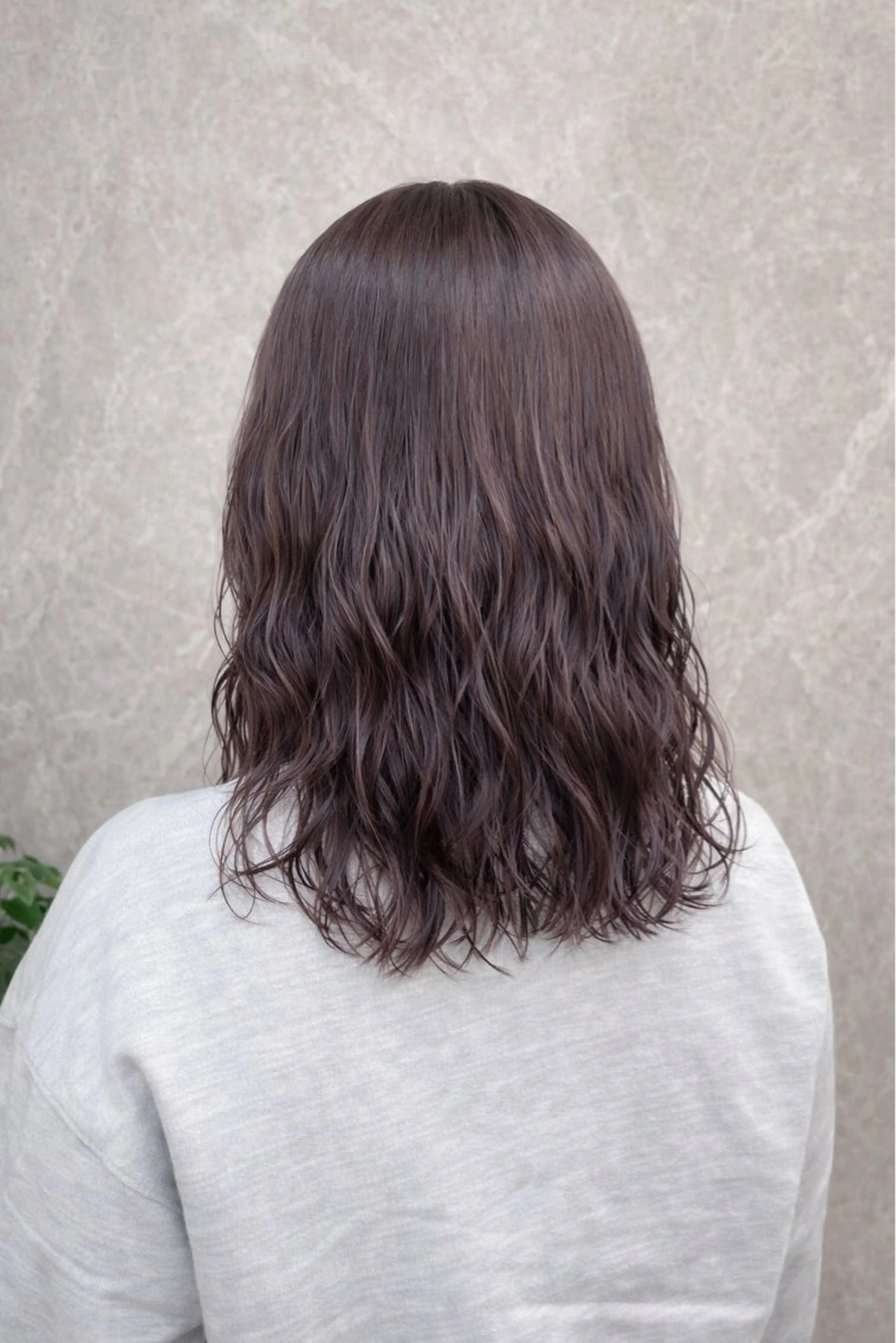 セミロング カラー パーマ カット ヘアカラー トリートメント 垢抜け透明感カラー 🌻篠崎梓🌻のヘアスタイル