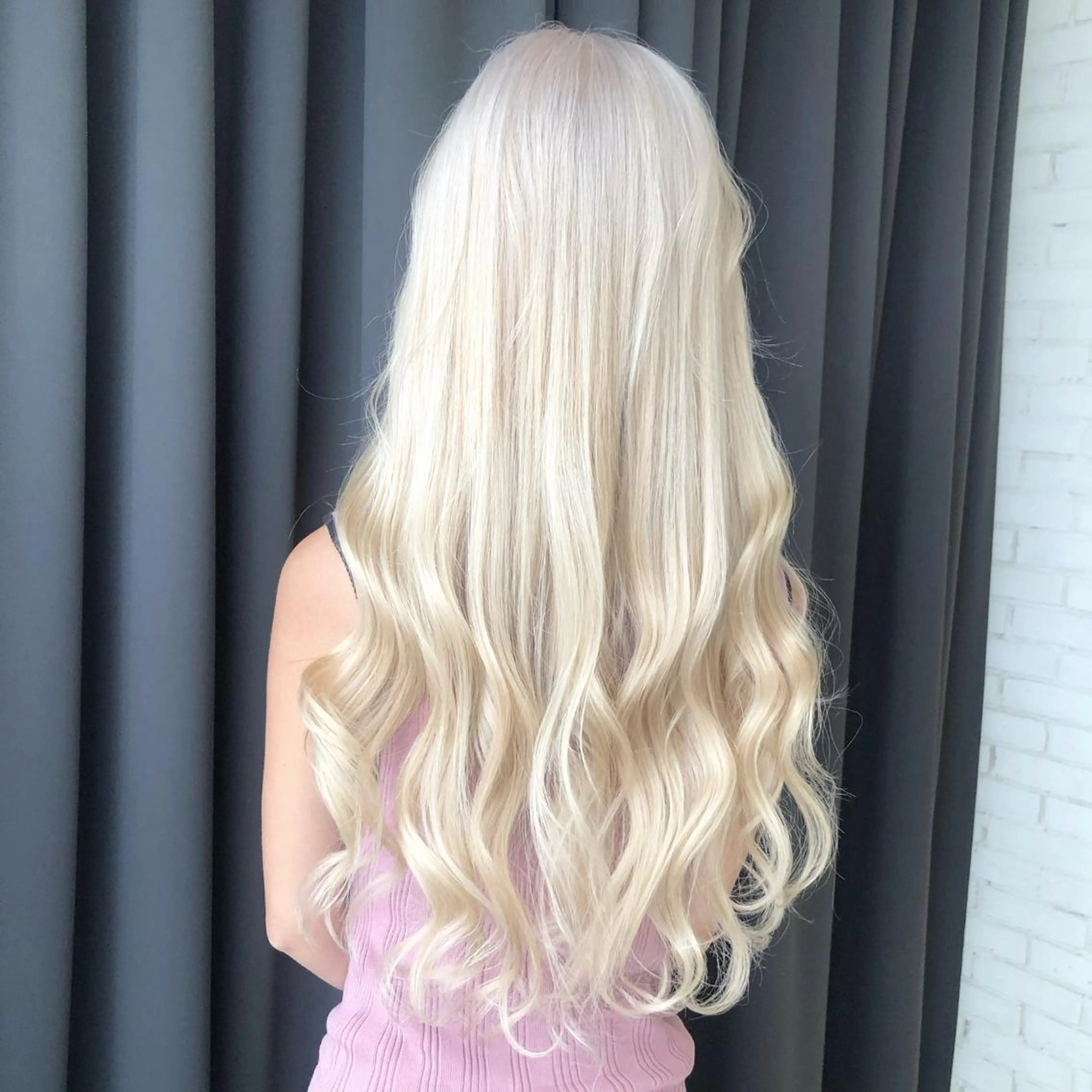 ロング カラー ブロンド ホワイトブロンド ORIKA 美容室のヘアスタイル