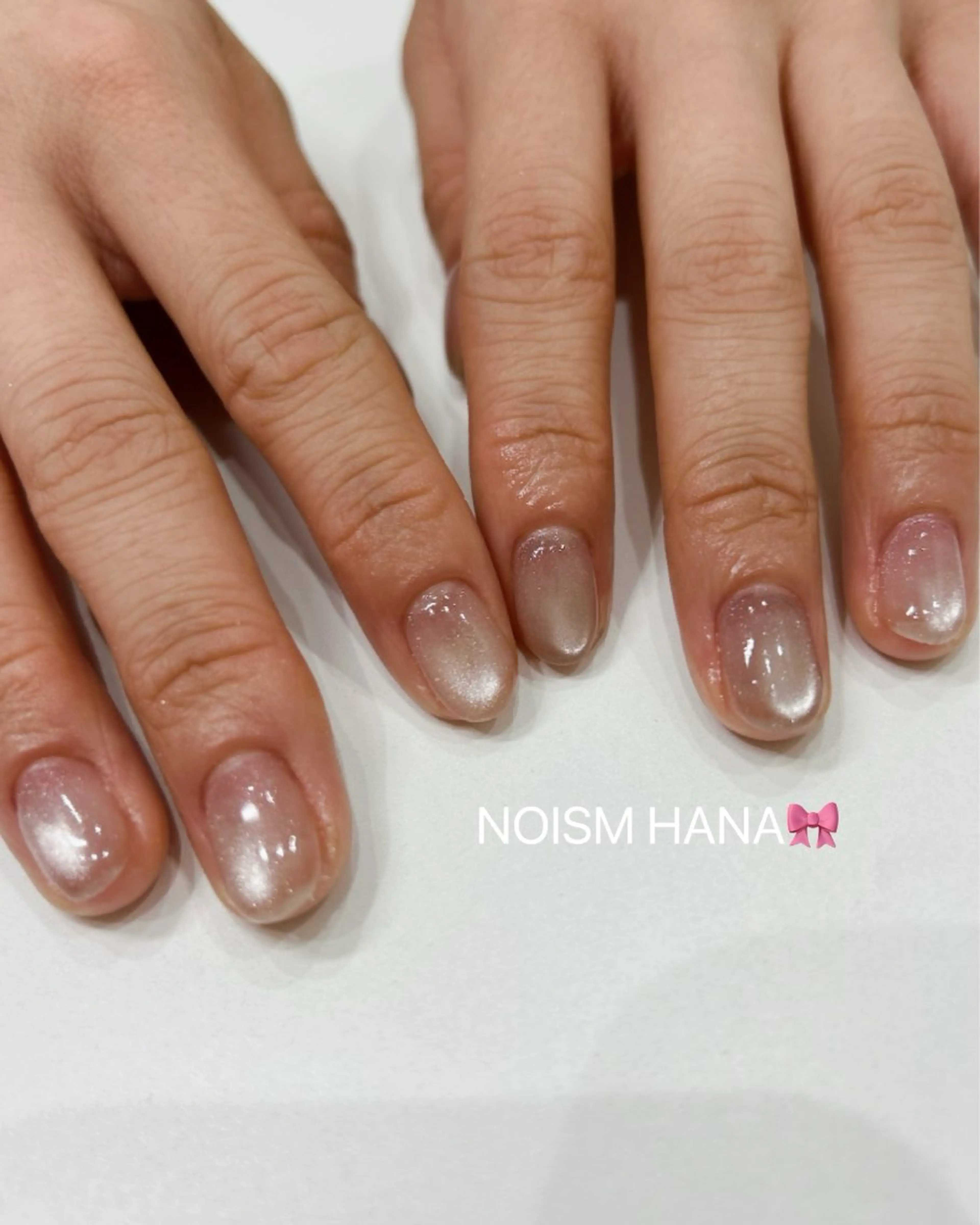 ネイル グラデーション キラキラネイル 韓国ネイル マグネットネイル ニュアンスネイル ハンドネイル 🎀大人nail /NOISMはな🎀のネイルデザイン