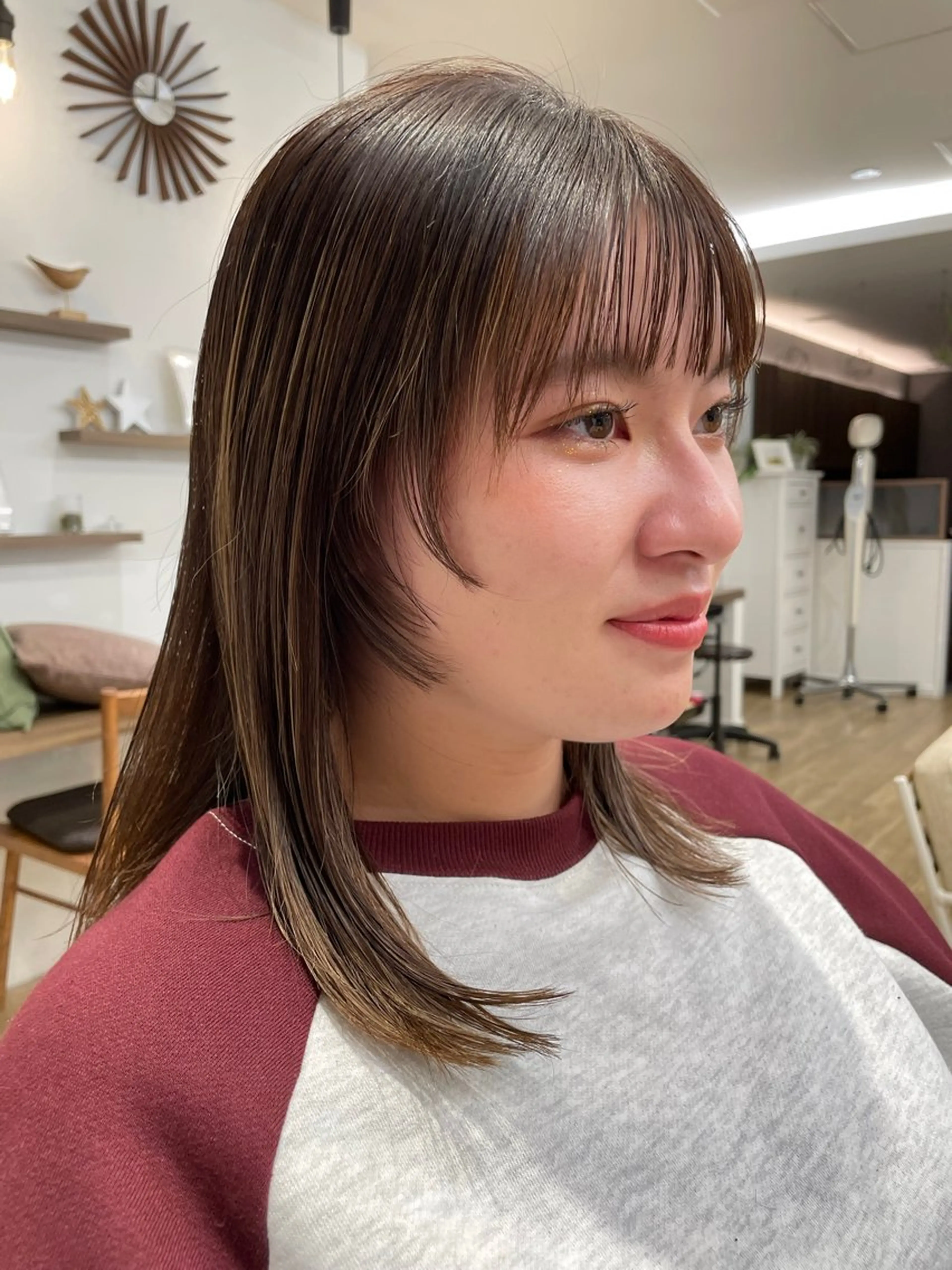 ミディアム デザインカット 顔まわりレイヤー 顔周りカット レイヤーカット カット ヘッドスパ 松田 /骨格矯正カットのヘアスタイル