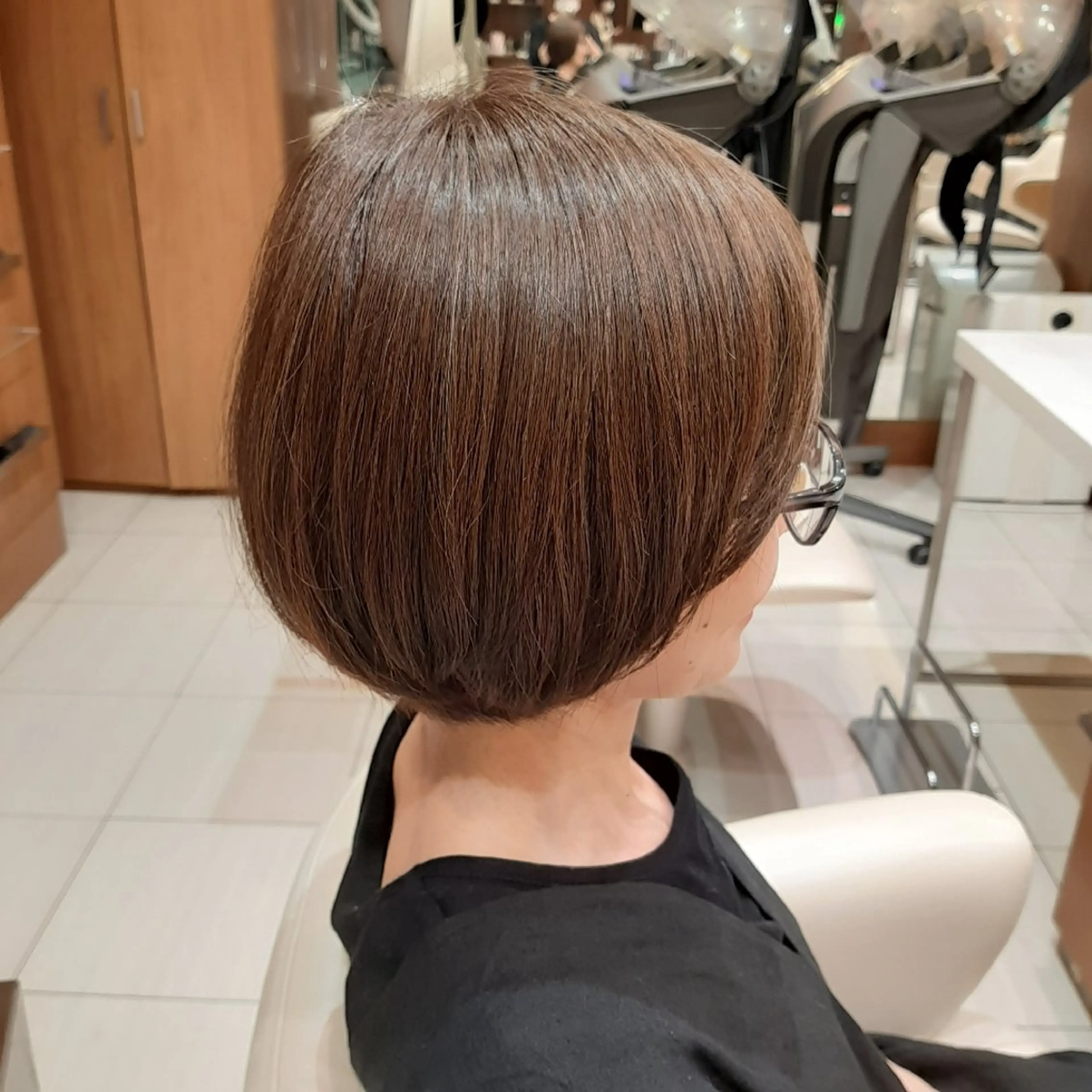 ショート カラー レナーク・ソワン やすこのヘアスタイル