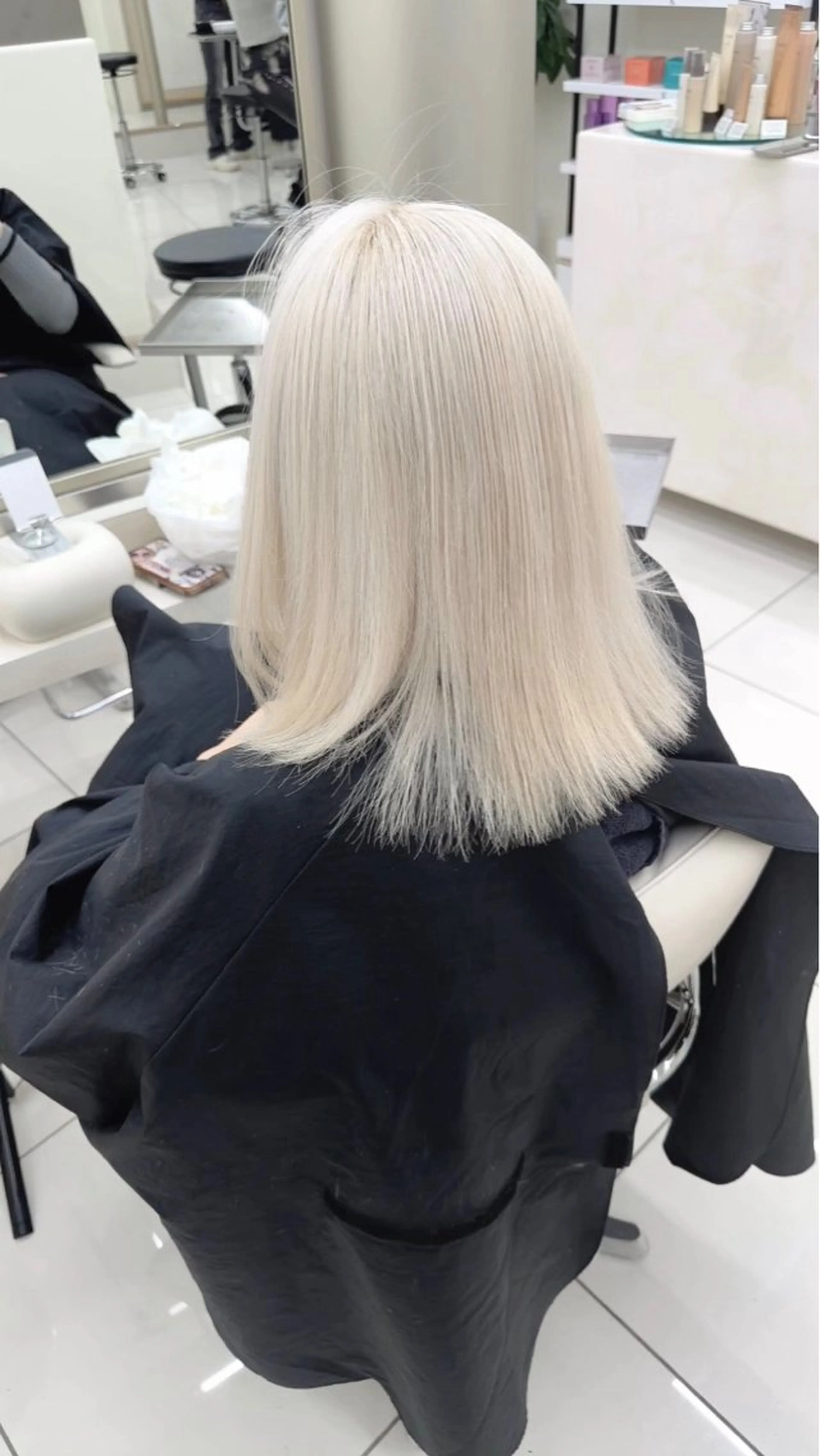 セミロング カラー ヘアメイクコル所属・中前 頼希のヘアスタイル