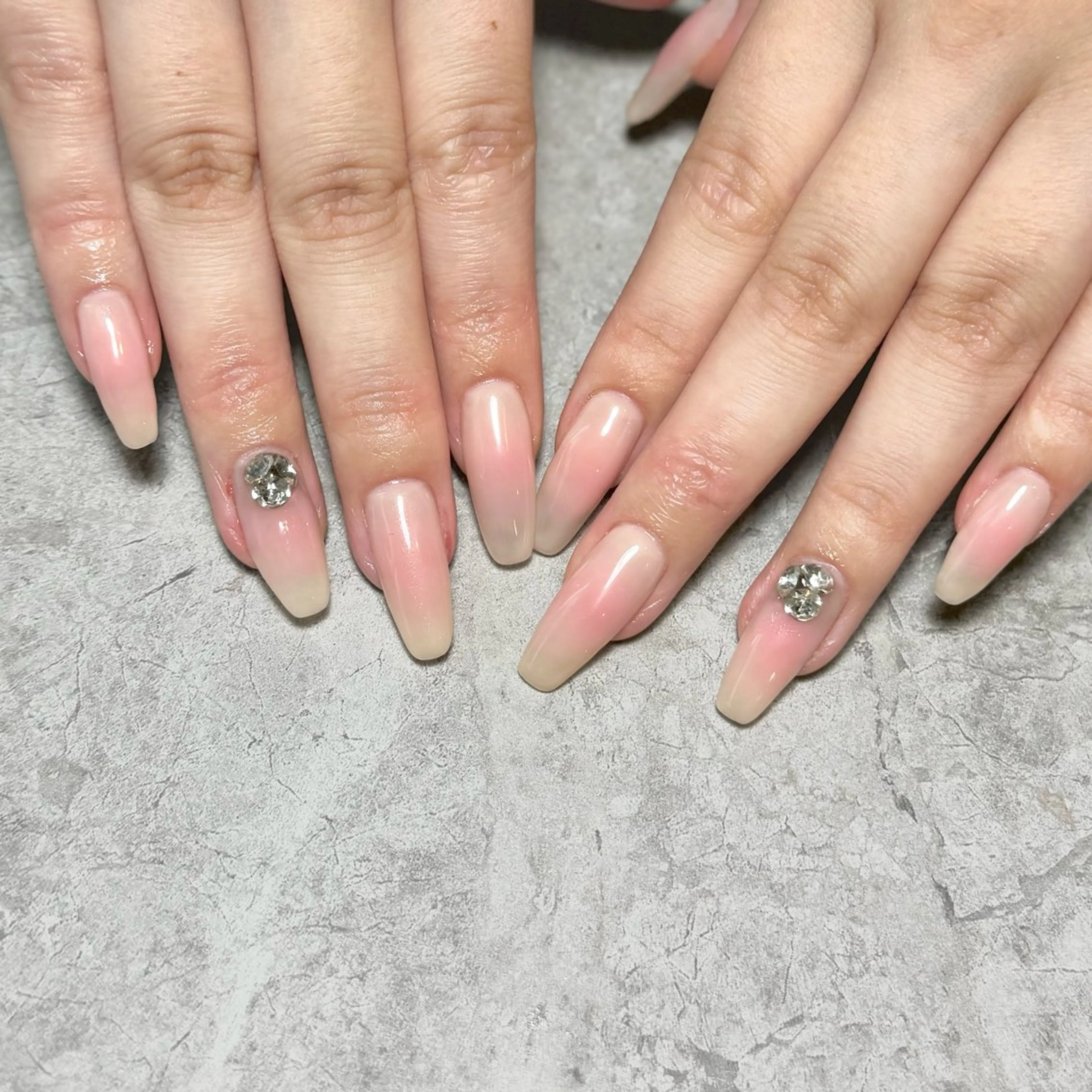 ネイル チークネイル キラキラネイル Nail Salon Lillion【リリオン】所属・lillion karenのネイルデザイン