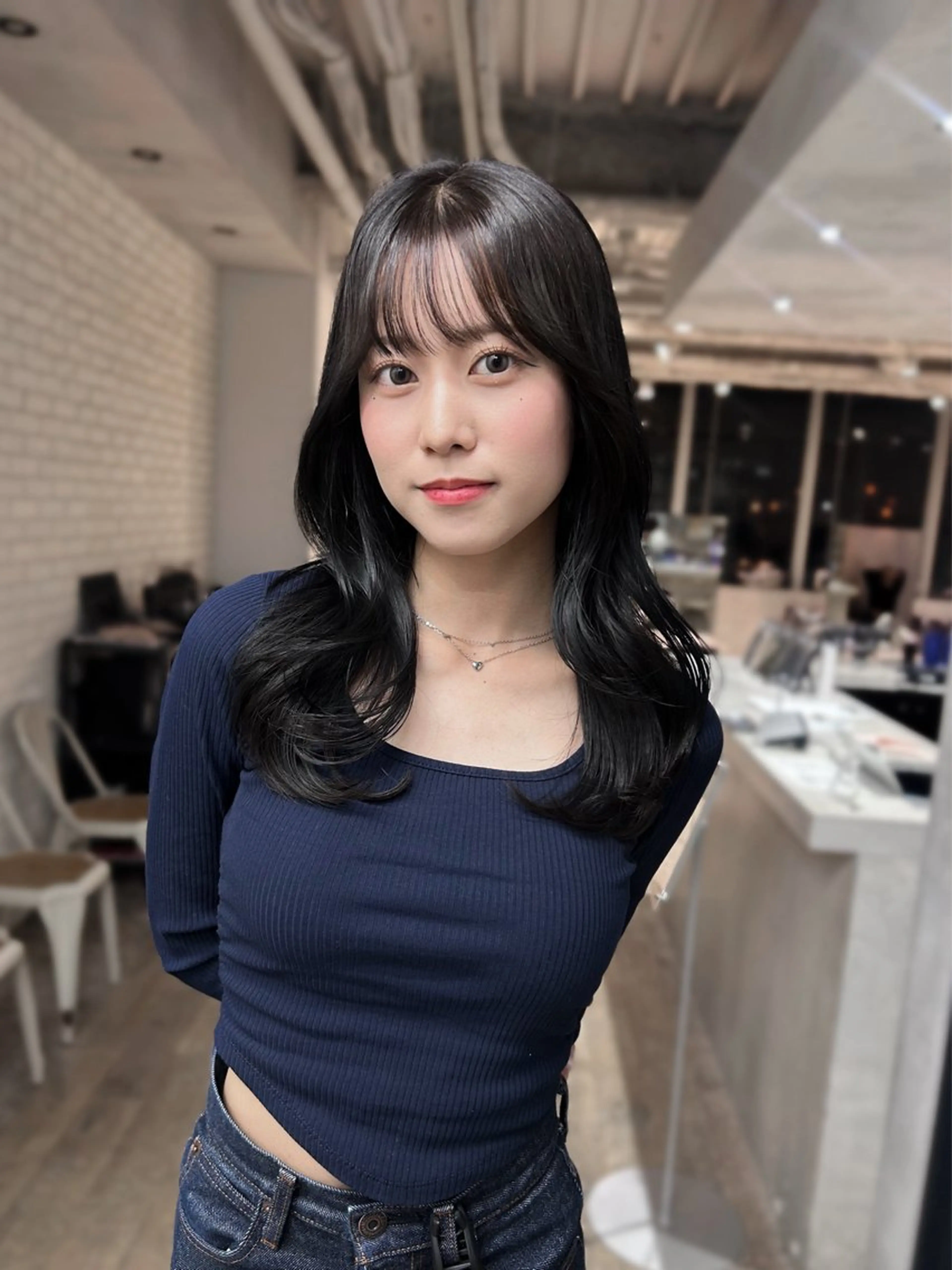 ミディアム くびれヘア レイヤーカット ALBUM所属・Hinata🛸 ボブ美容師のヘアスタイル