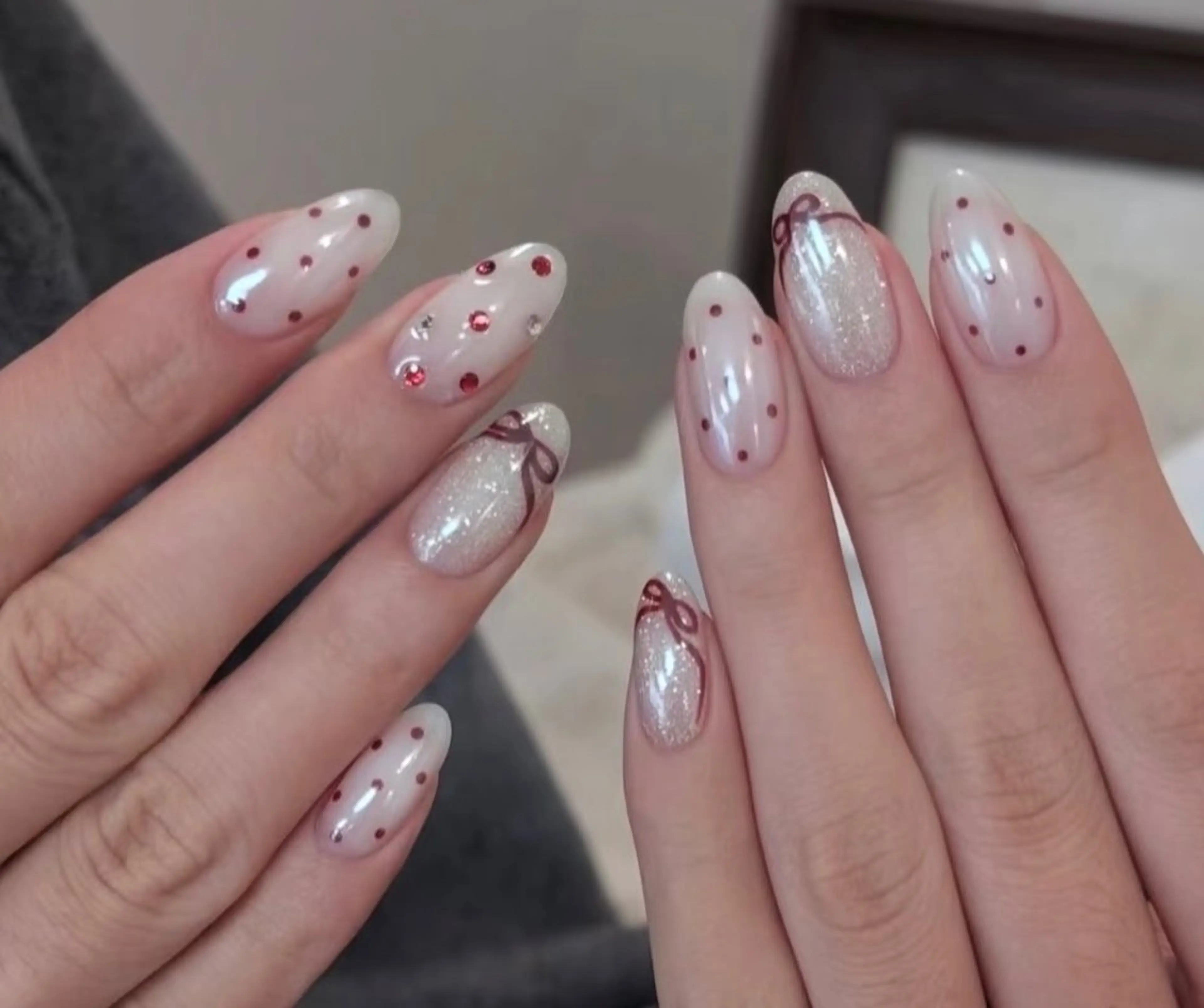 ネイル チークネイル フレンチネイル ジェルネイル ガーリー キラキラネイル ハンドネイル 高橋 雪のネイルデザイン