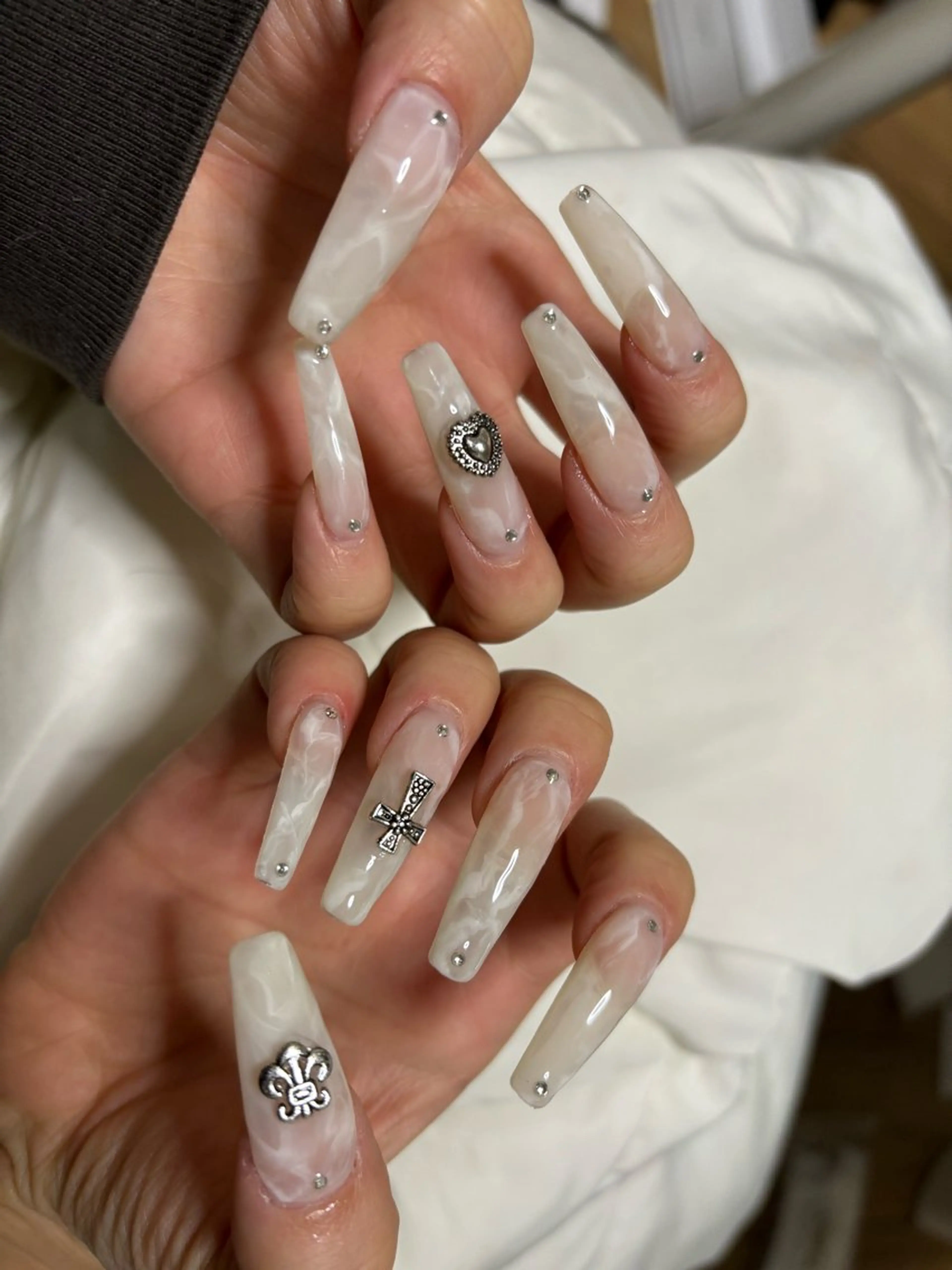 ネイル サロンエンジェル所属・藤井 英麗奈のネイルデザイン