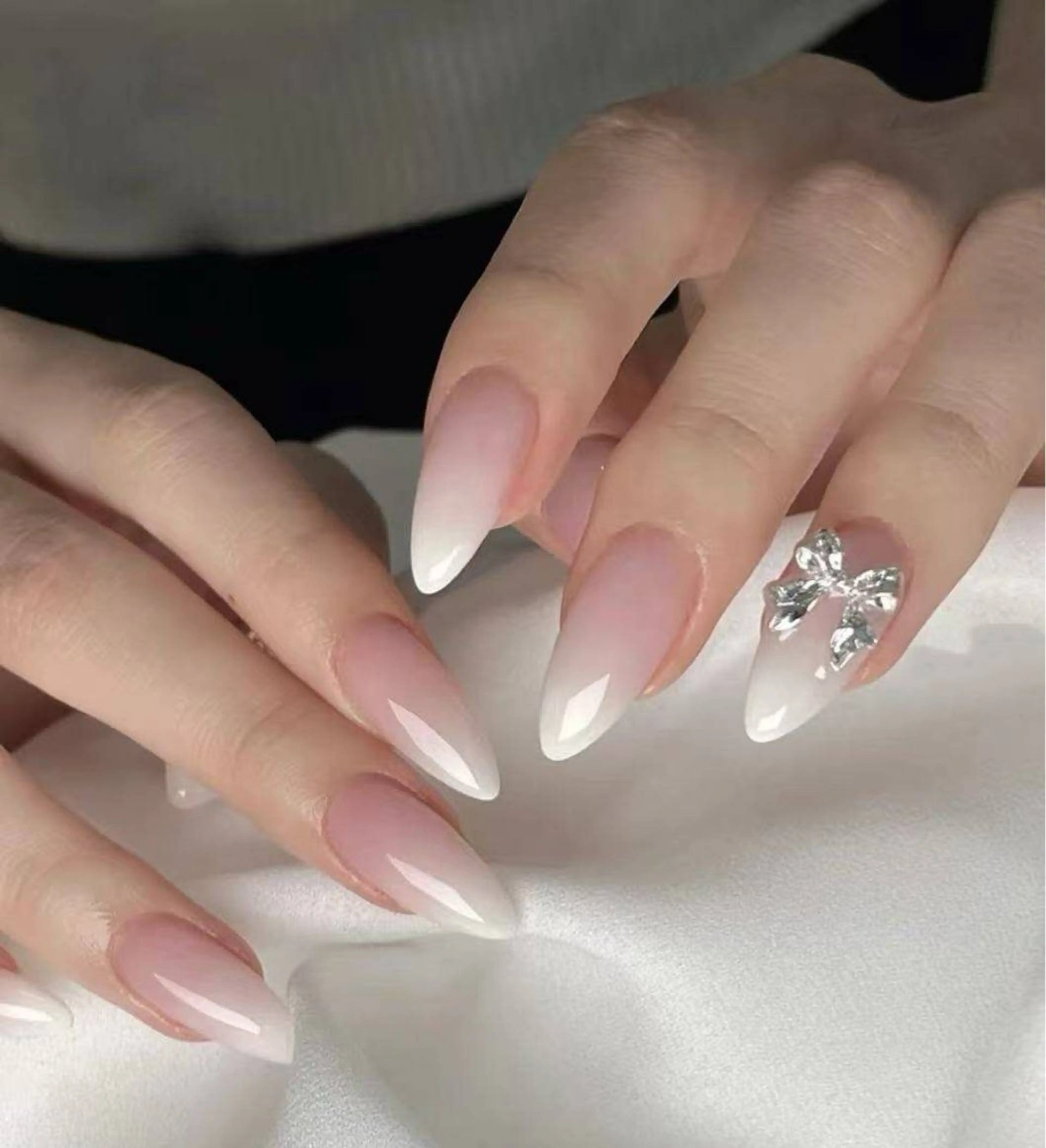 ネイル オーロラネイル フラワーネイル フットネイル フレンチネイル ジェルネイル ハンドネイル 相沢 さやかのネイルデザイン