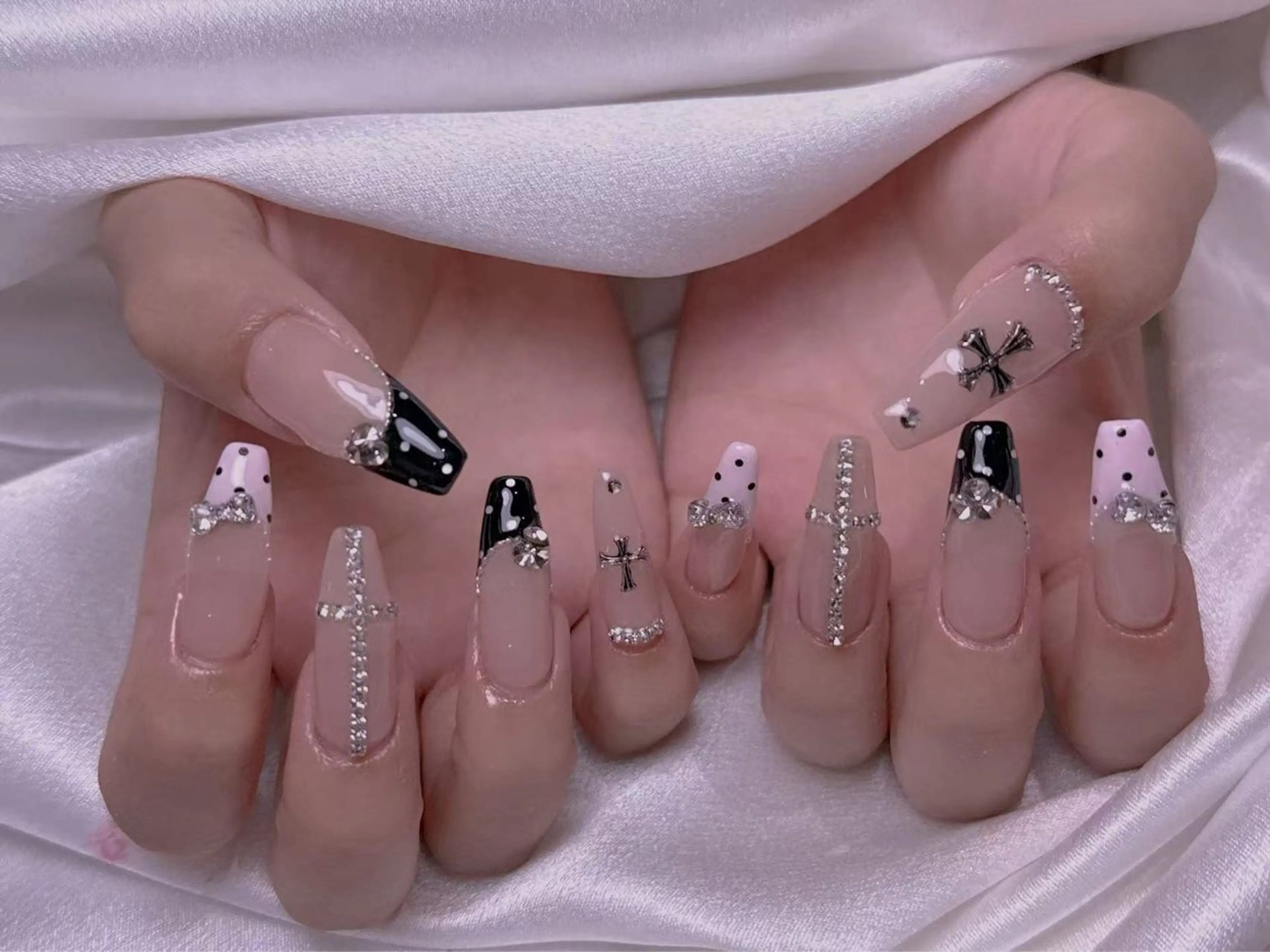 ネイル M2ネイルサロン【長さ出し&フィルイン導入店】所属・長さ出し専門店 RIRIのネイルデザイン