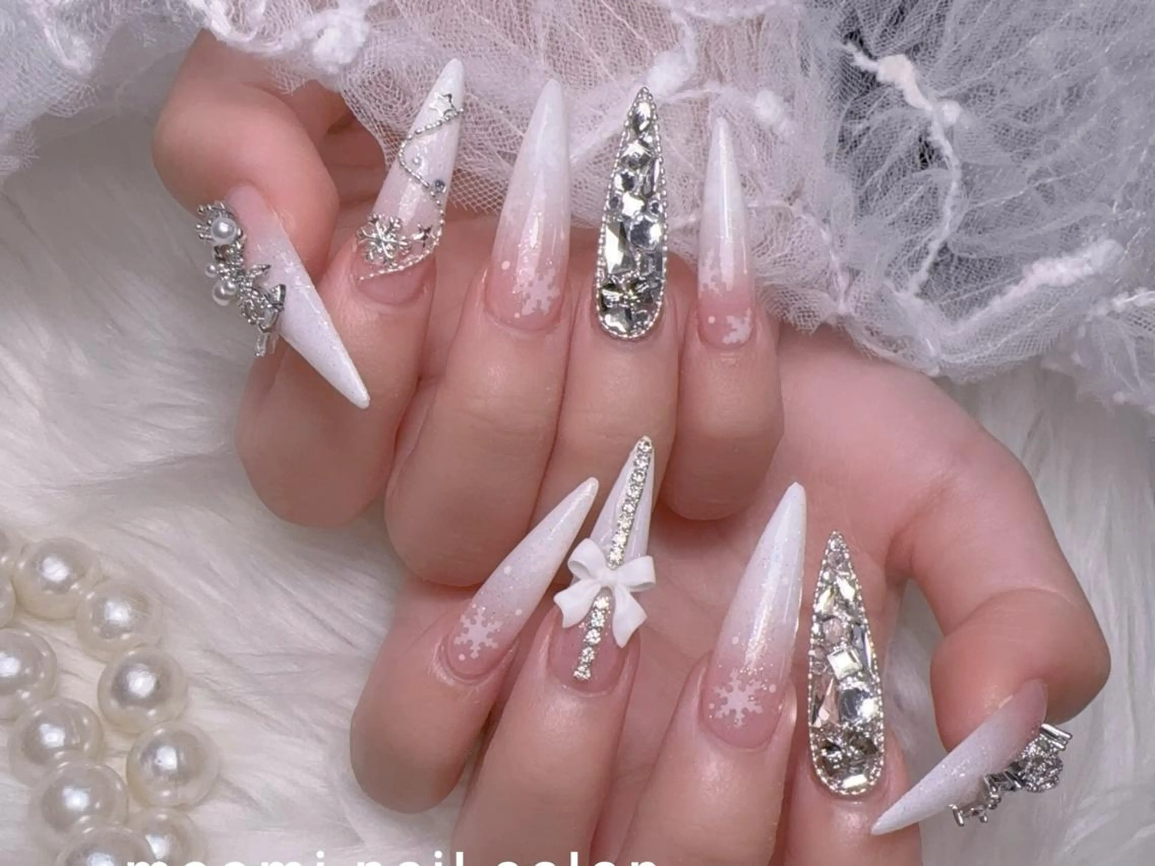 セミロング 韓国風ヘア ハンドネイル Moomi nail salonのネイルデザイン