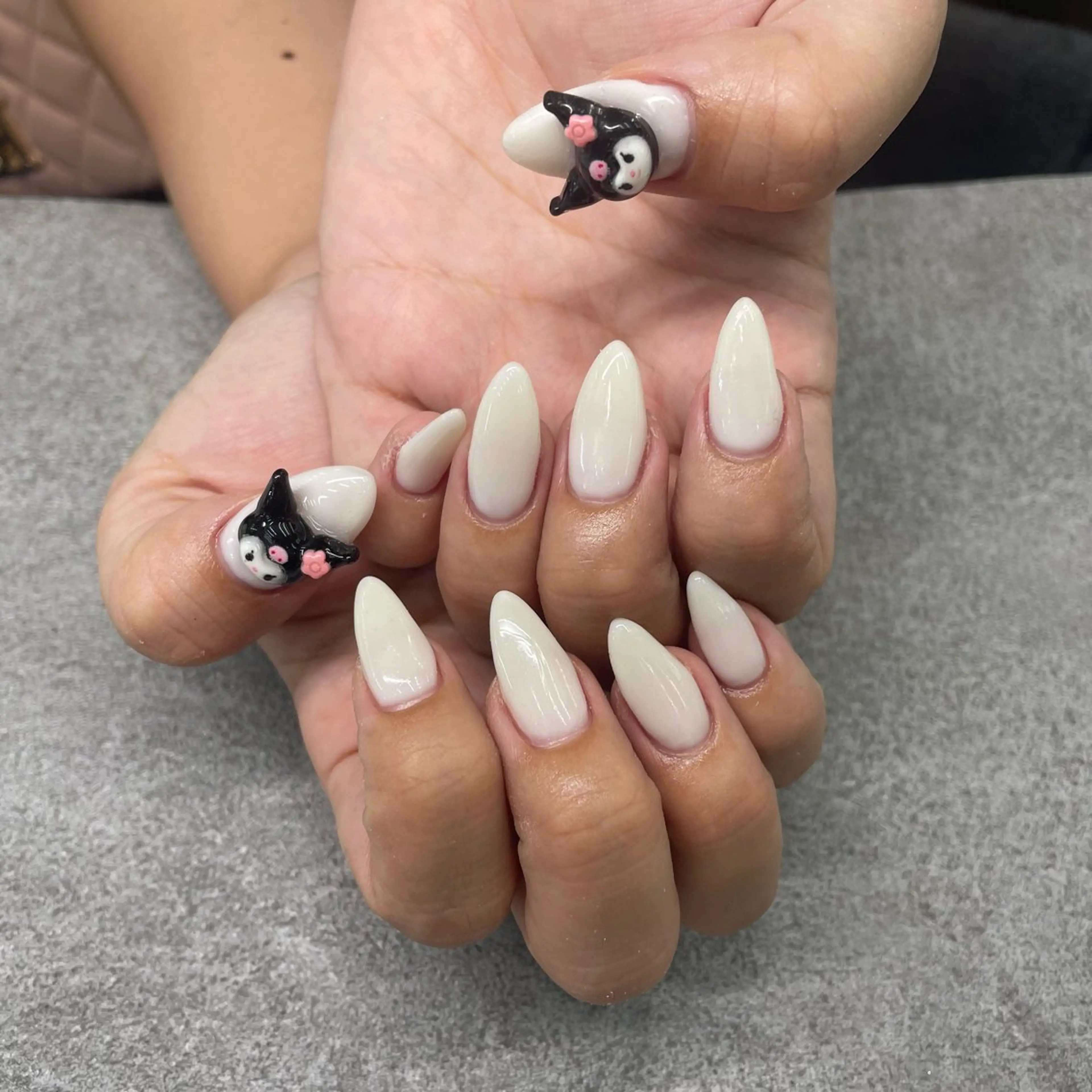 ネイル 持ち込み ワンカラーネイル MAXKELLY ANNAのネイルデザイン