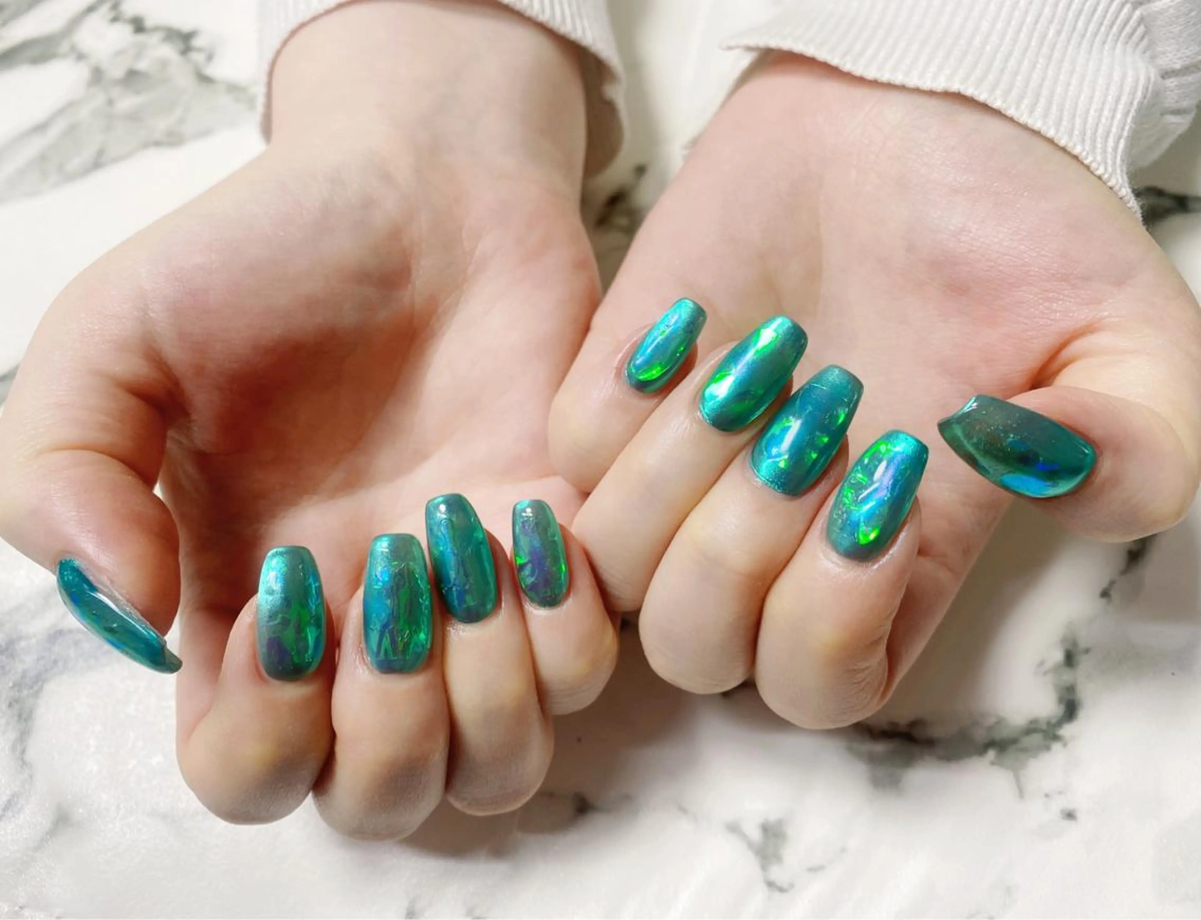 ロング カラー ネイル 氷ネイル・うるうるネイル Q Free nailsのネイルデザイン
