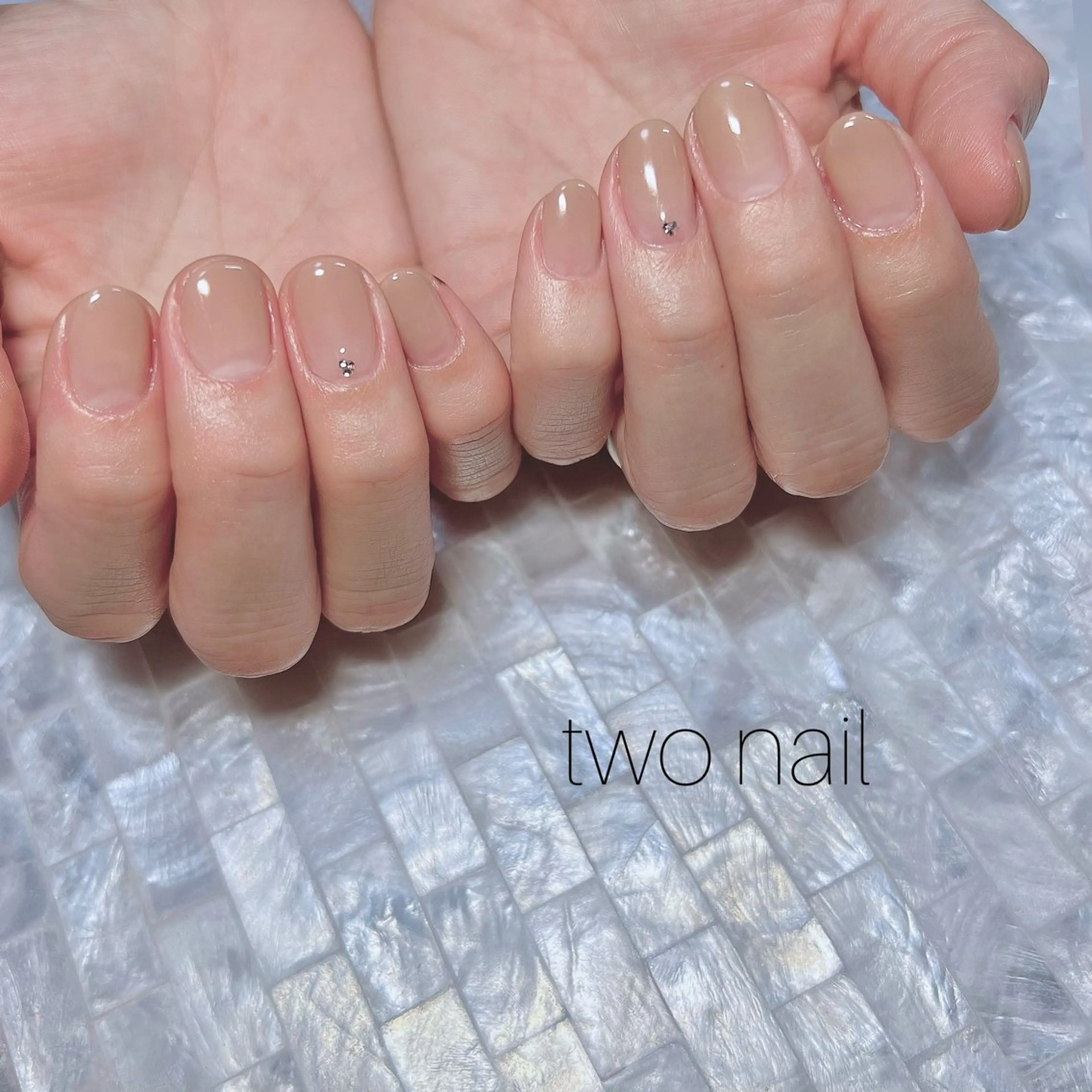 ネイル ネイルチップ ホワイト ハンドネイル two nailのネイルデザイン