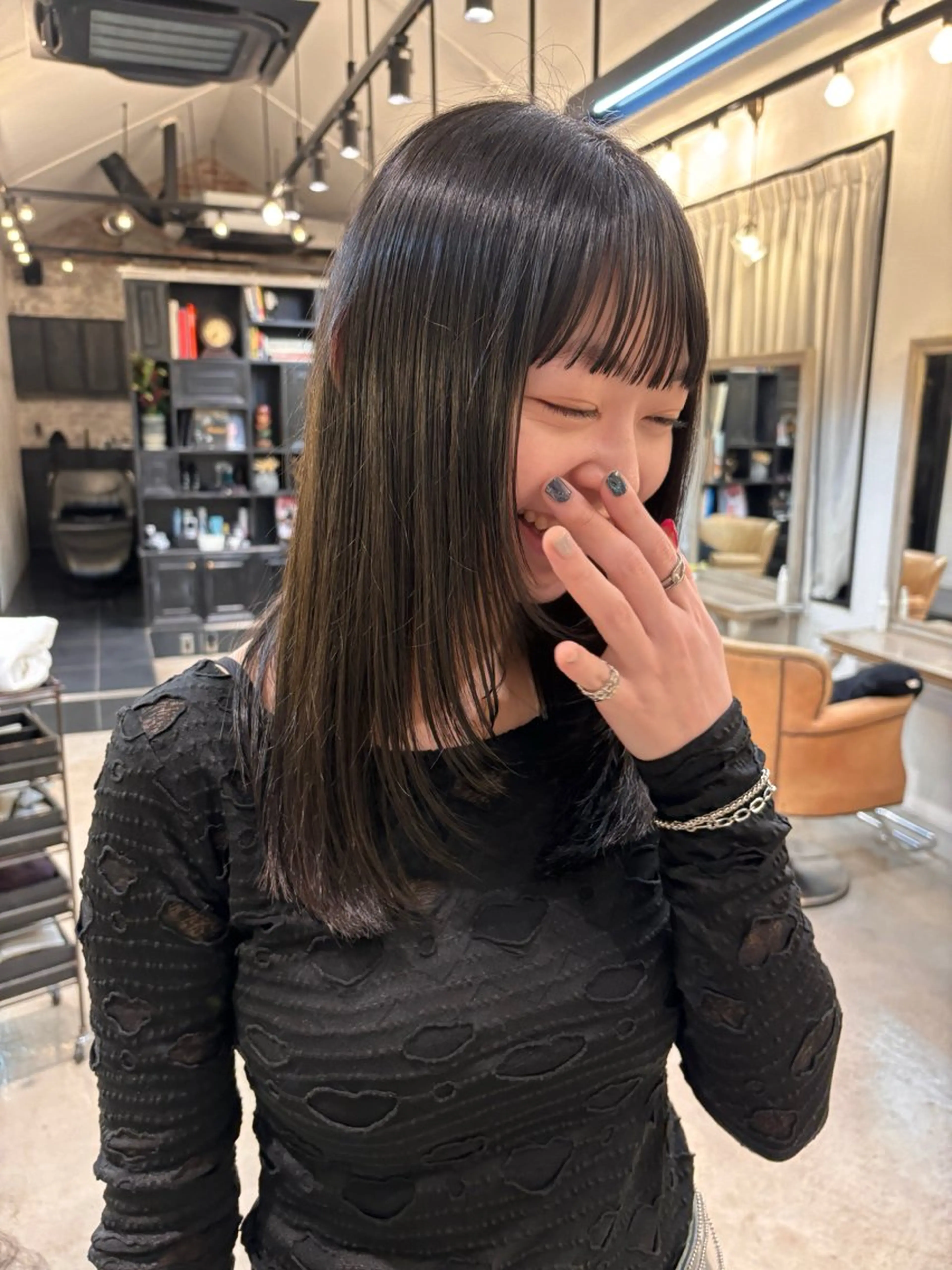 ロング 顔まわりレイヤー 顔周りカット レイヤーカット roon所属・‪‪roon 平尾 菫ꔛ‬のヘアスタイル