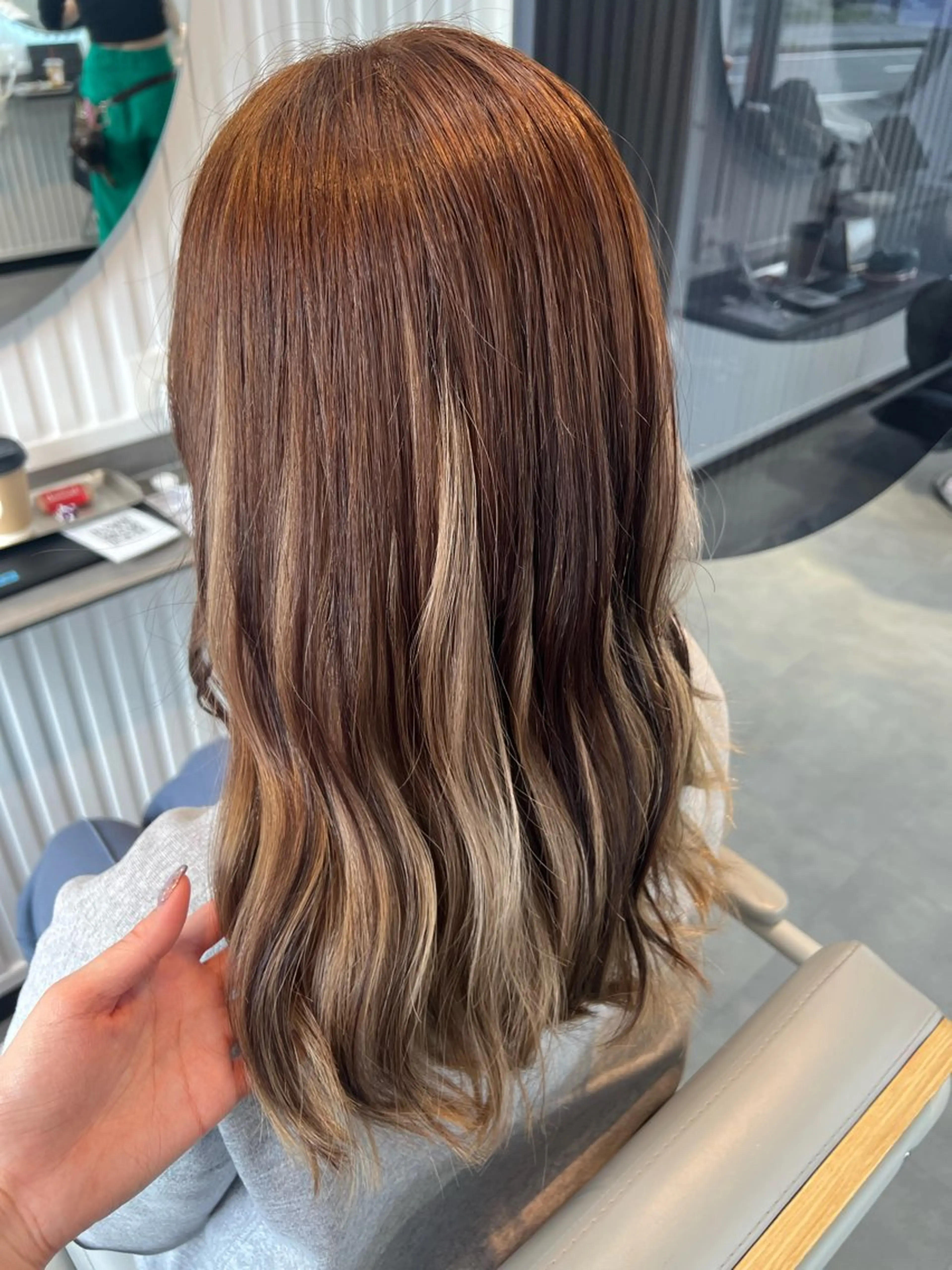 ロング カラー ベージュカラー 本間 絵理奈‎のヘアスタイル