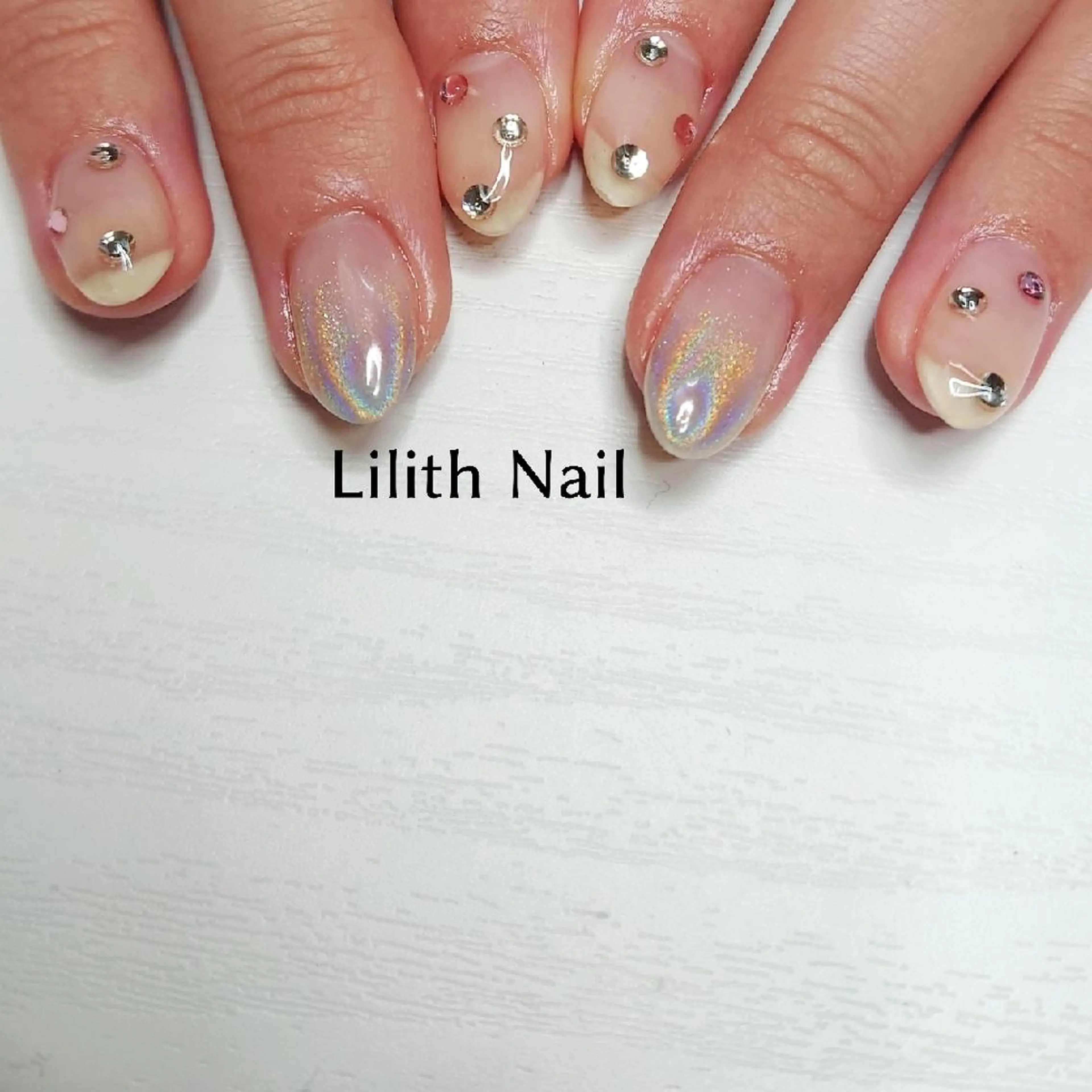ネイル クリアネイル Lilith Nailのネイルデザイン
