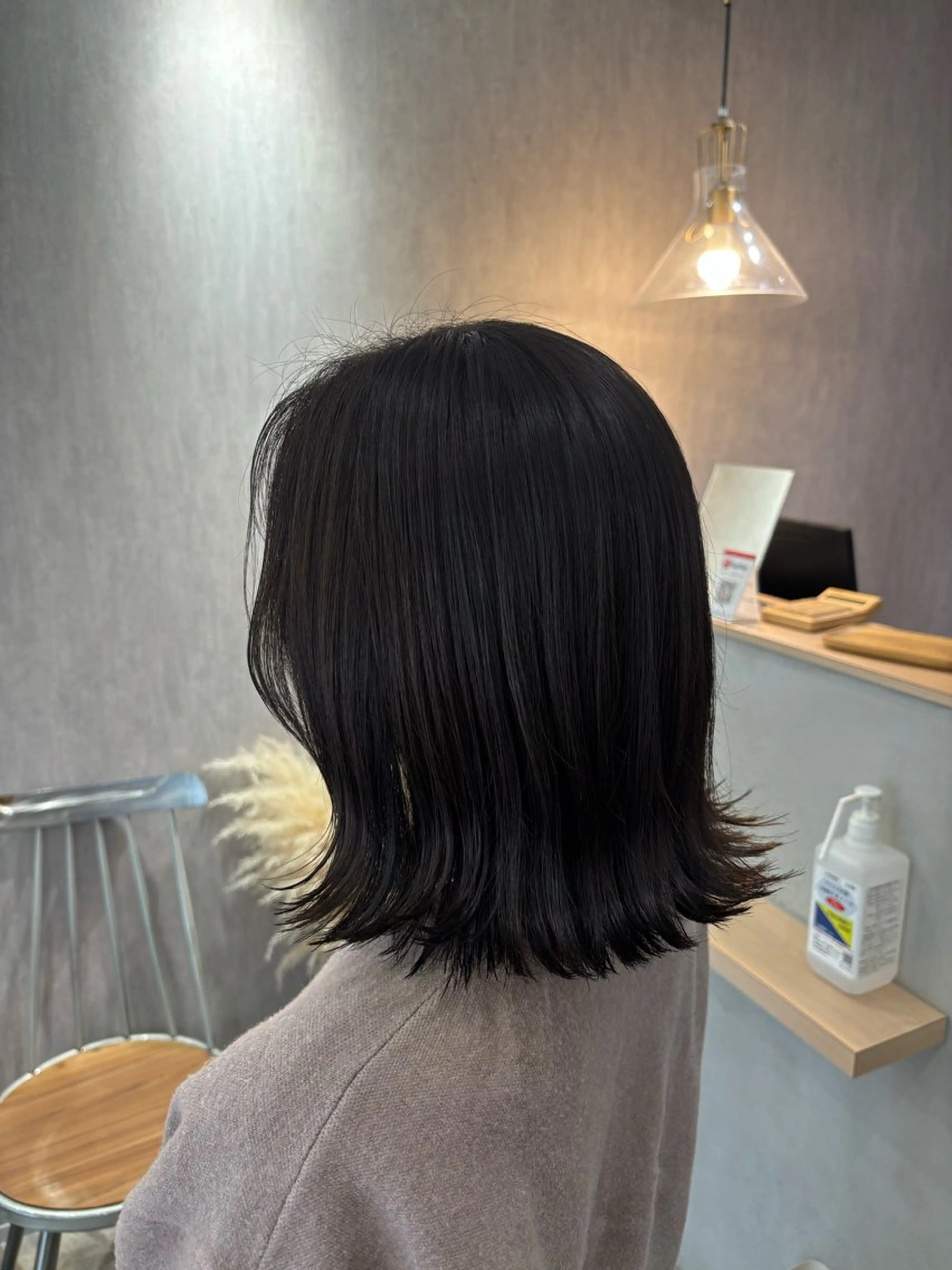 ミディアム ボブ 外ハネヘア カット ヘアカラー 石原 望来のヘアスタイル