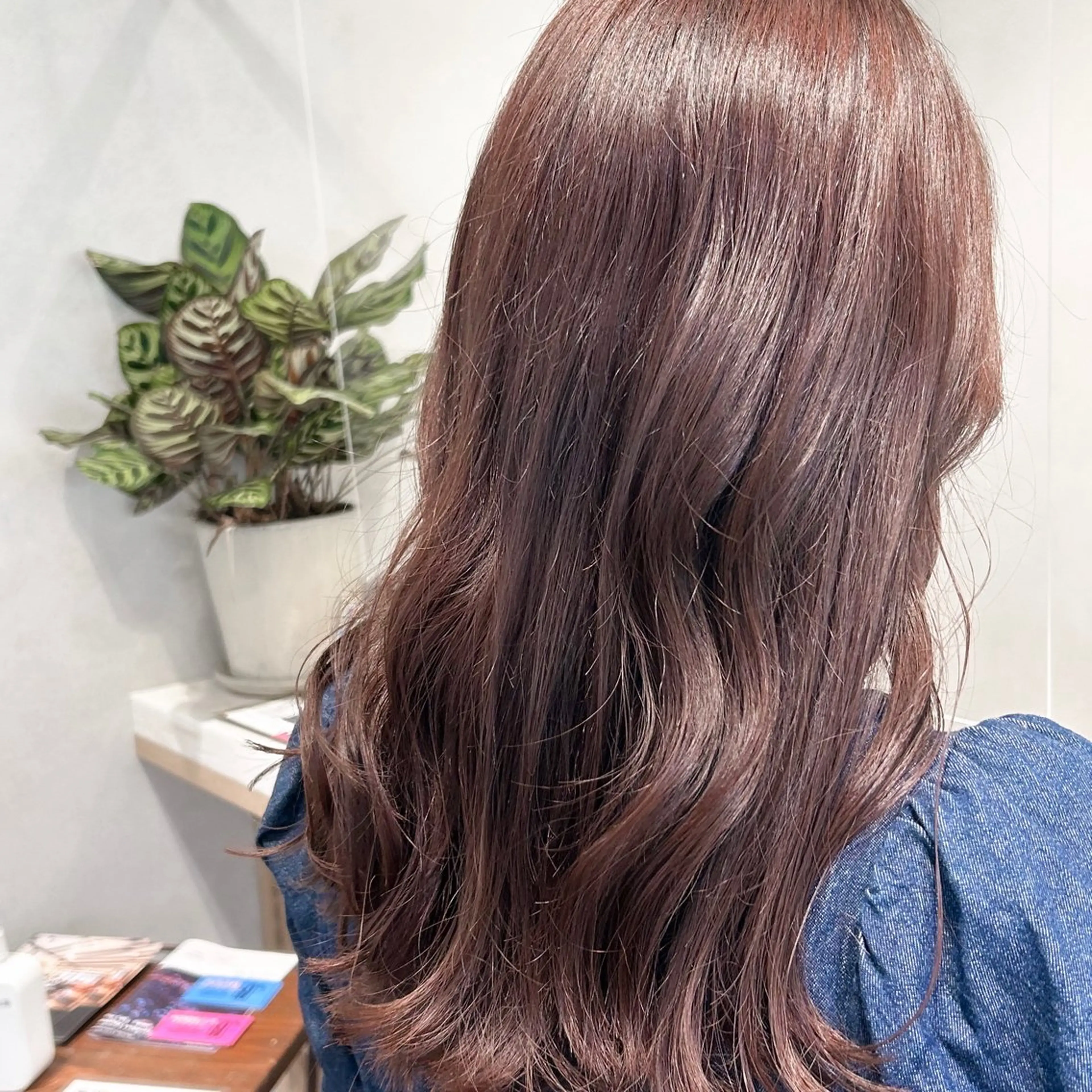 ミディアム カラー ベージュカラー ブリーチ ブラウンカラー 透明感カラー ラベンダーカラー CANAAN銀座所属・艶透明感カラー/ ルーズパーマ/田中のヘアスタイル