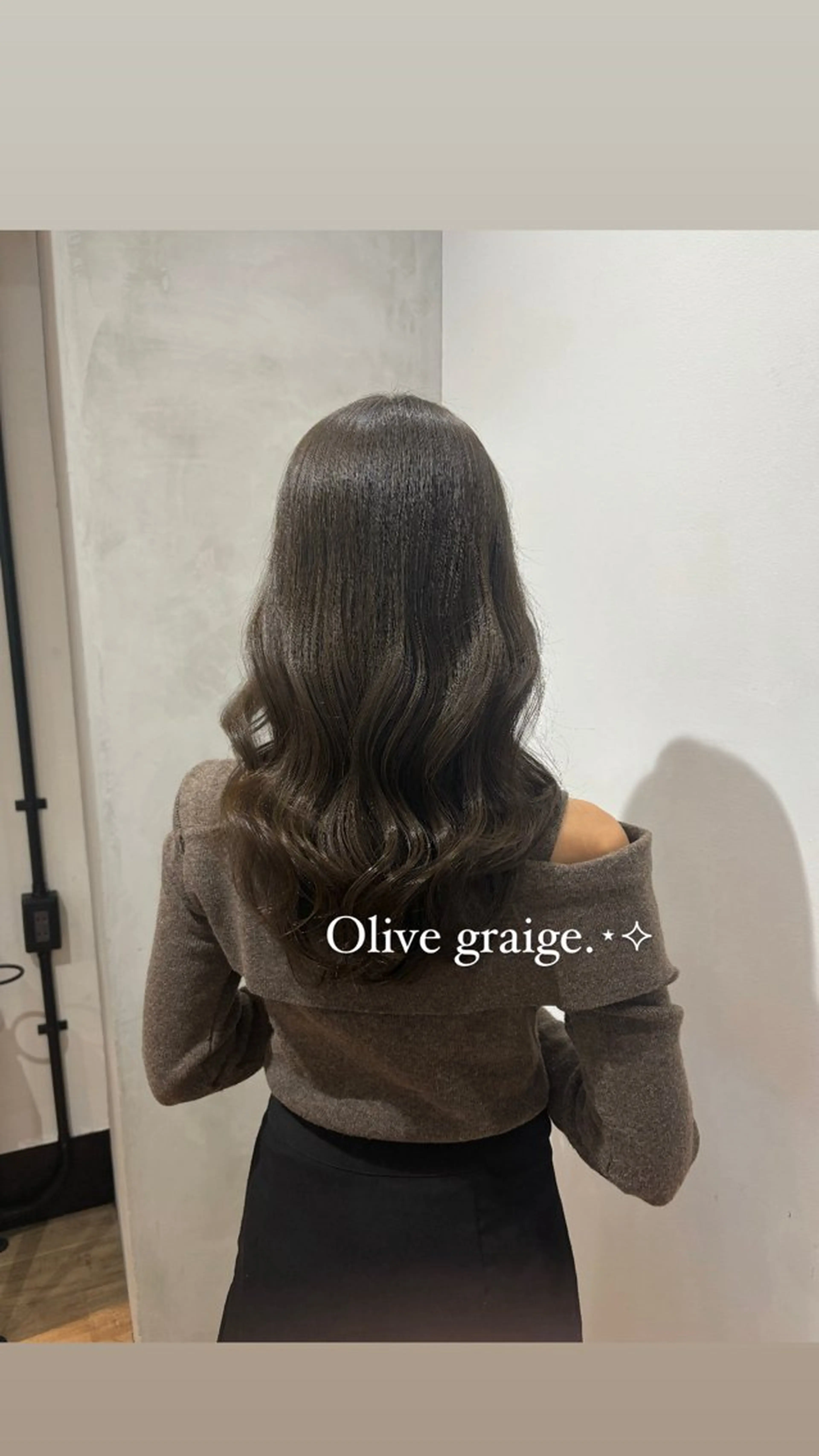 ロング カラー 𝑴𝒊𝒌𝒖💝 透明感モテカラーのヘアスタイル