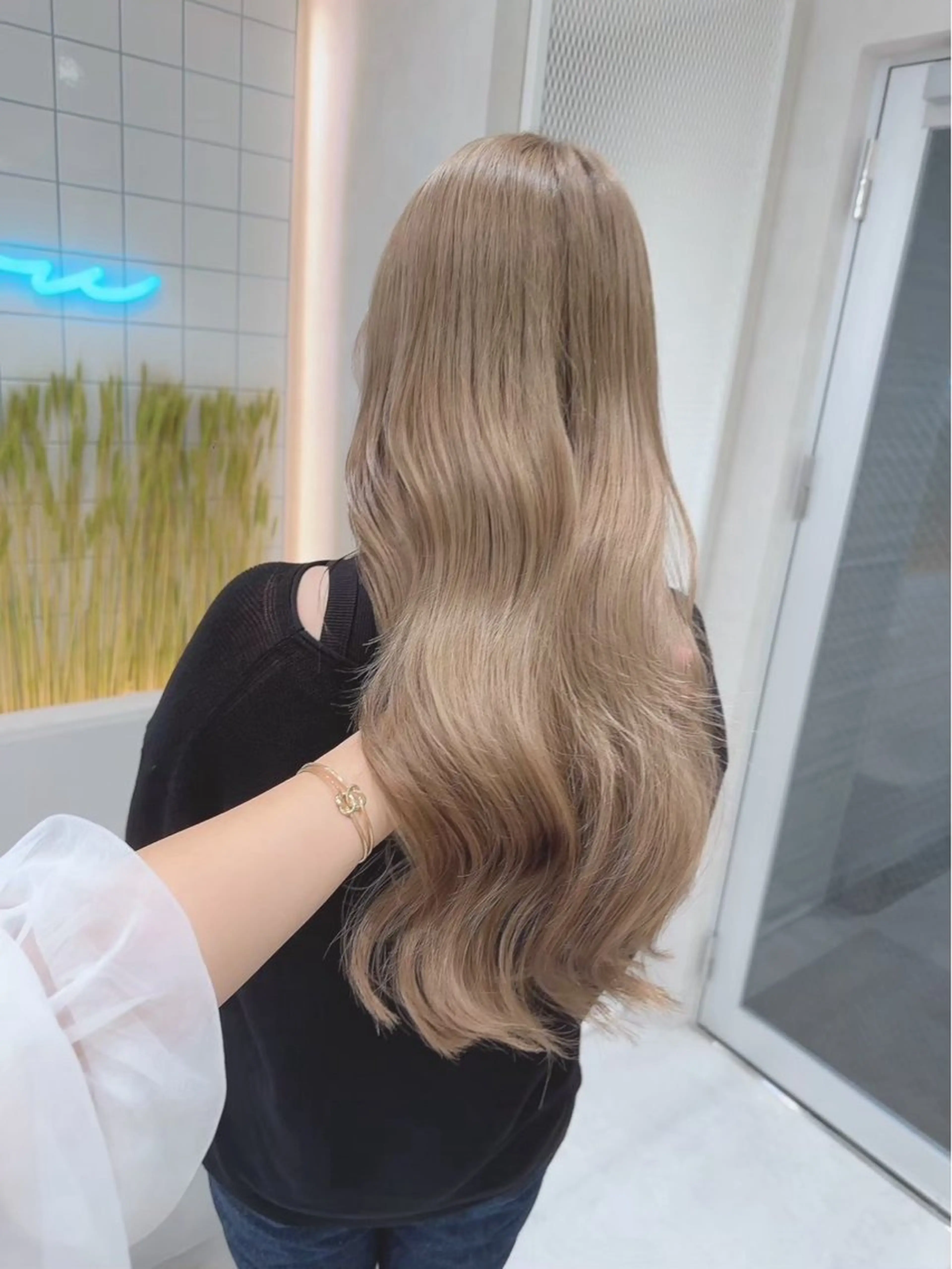 ロング カラー 切りっぱなしボブ アッシュ アッシュブラウン ベージュカラー ブリーチ カット ヘアカラー トリートメント ボブ/髪質改善 jionのヘアスタイル