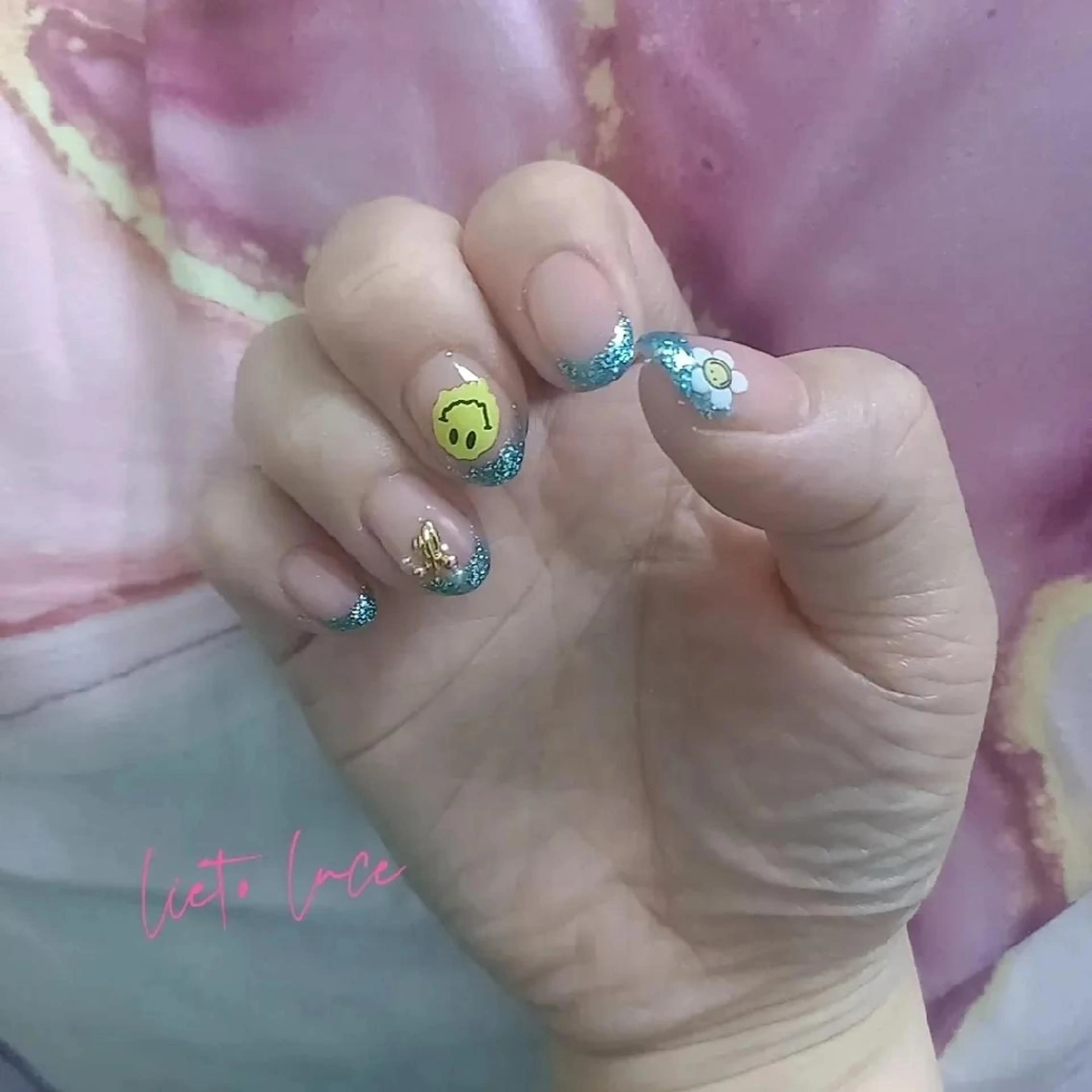 ネイル フレンチネイル ラメ(グリッター) ハンドネイル lieto luce Yukaのネイルデザイン