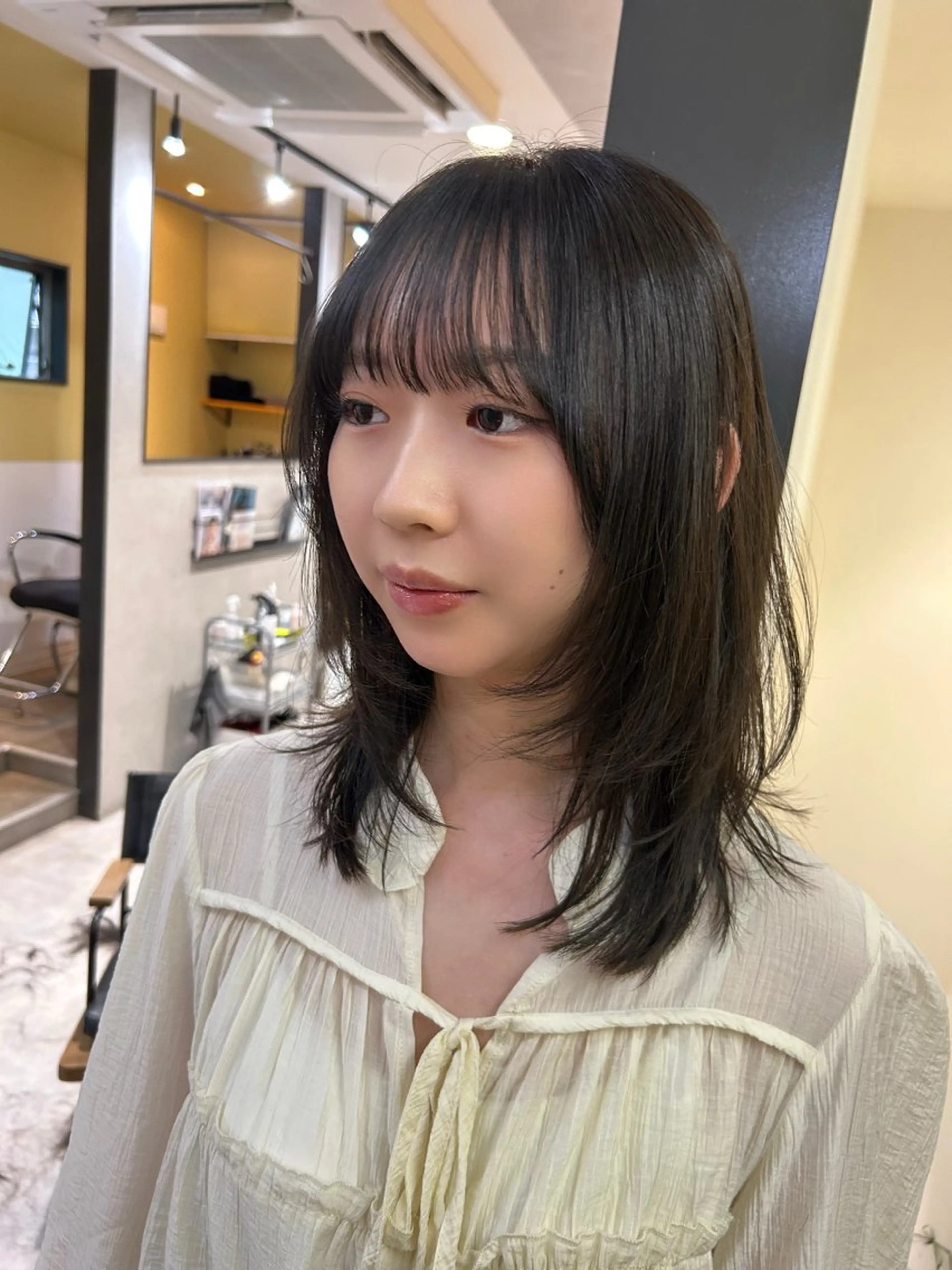 セミロング カラー ハッシュカット レイヤーカット カット ヘアカラー トリートメント hub hair レイヤー/透明感のヘアスタイル