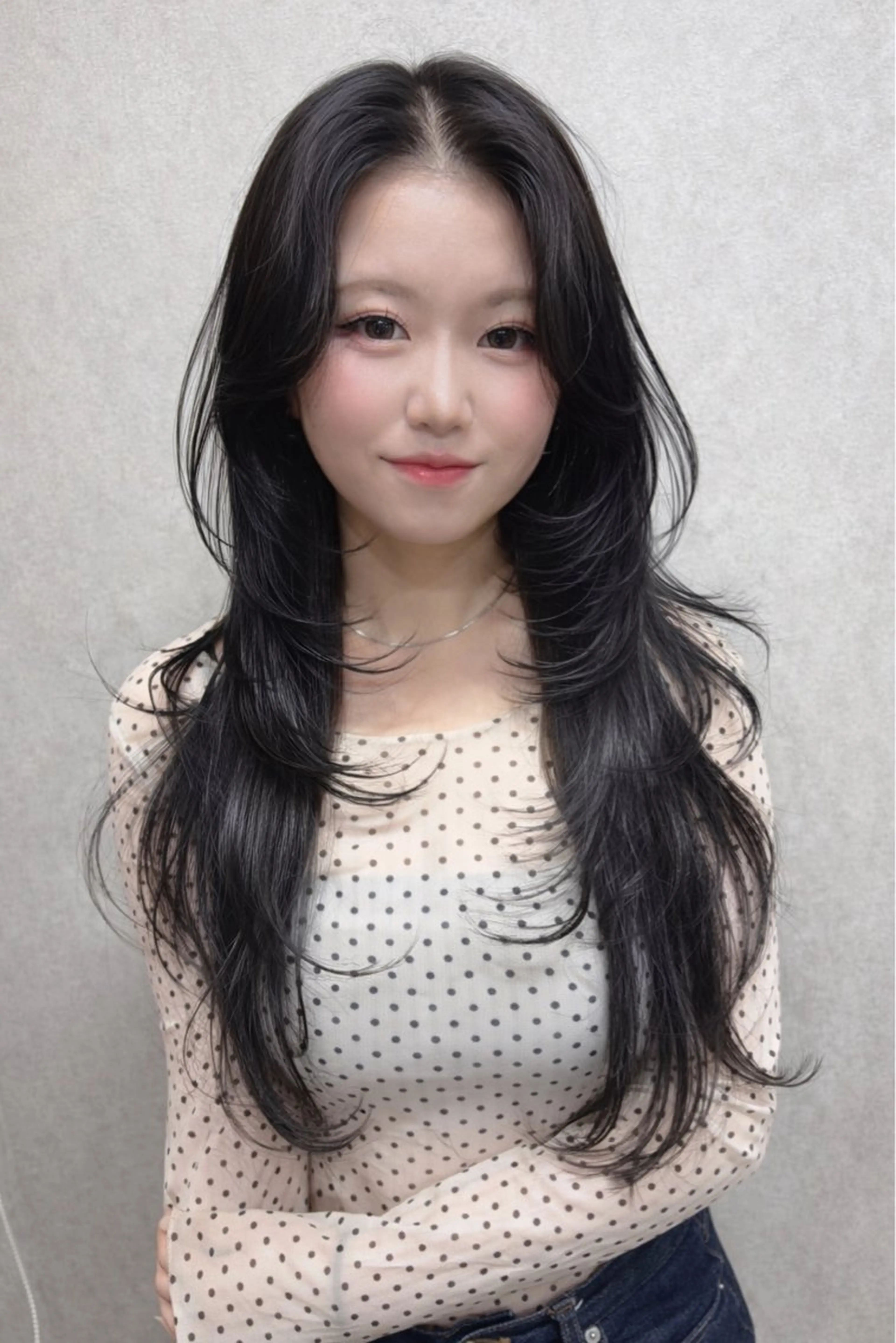 ロング カット ヘアカラー トリートメント maya レイヤーカットのヘアスタイル