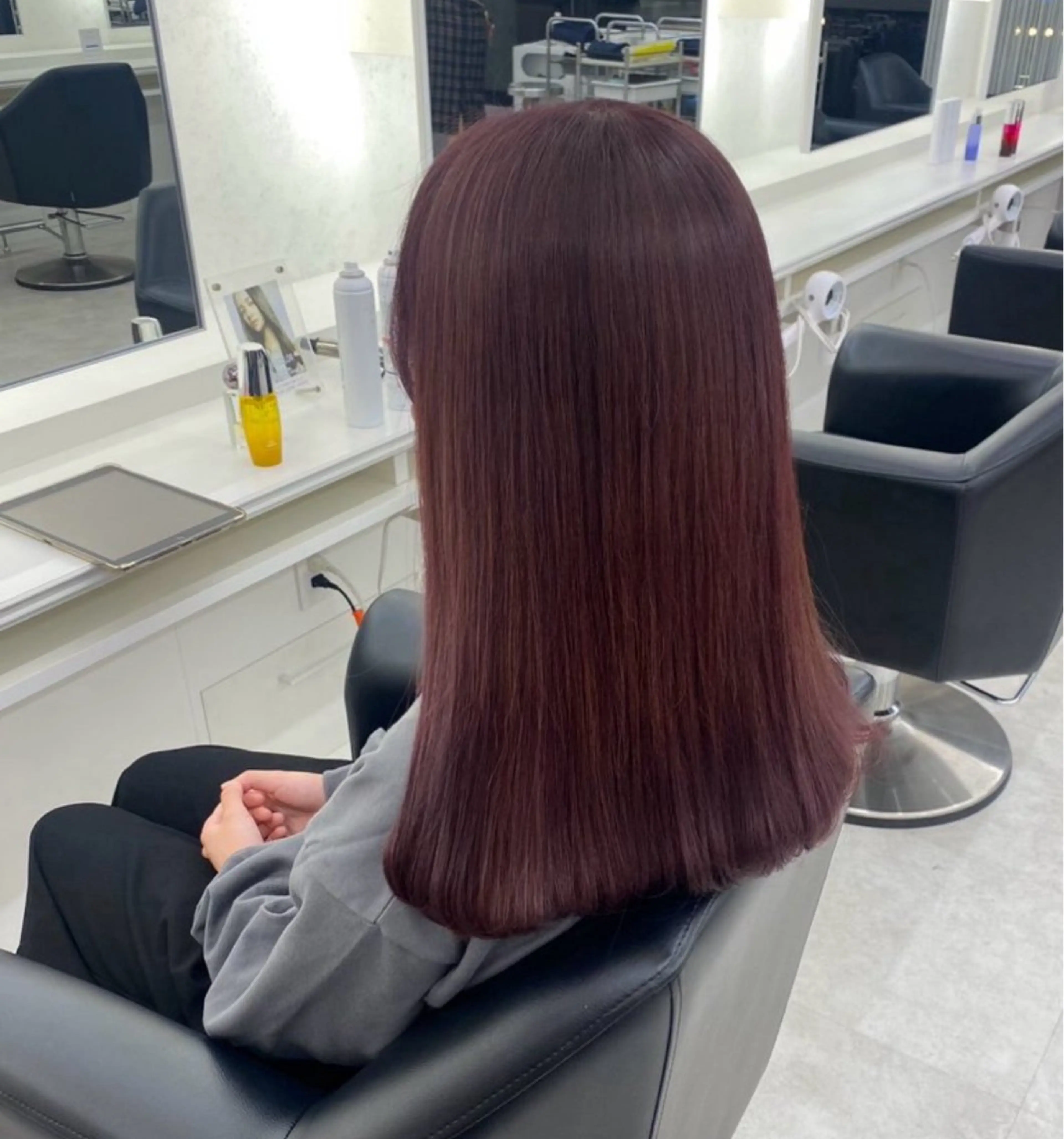 ミディアム カラー ブリーチ 今井 愛歩のマツエク・マツパデザイン