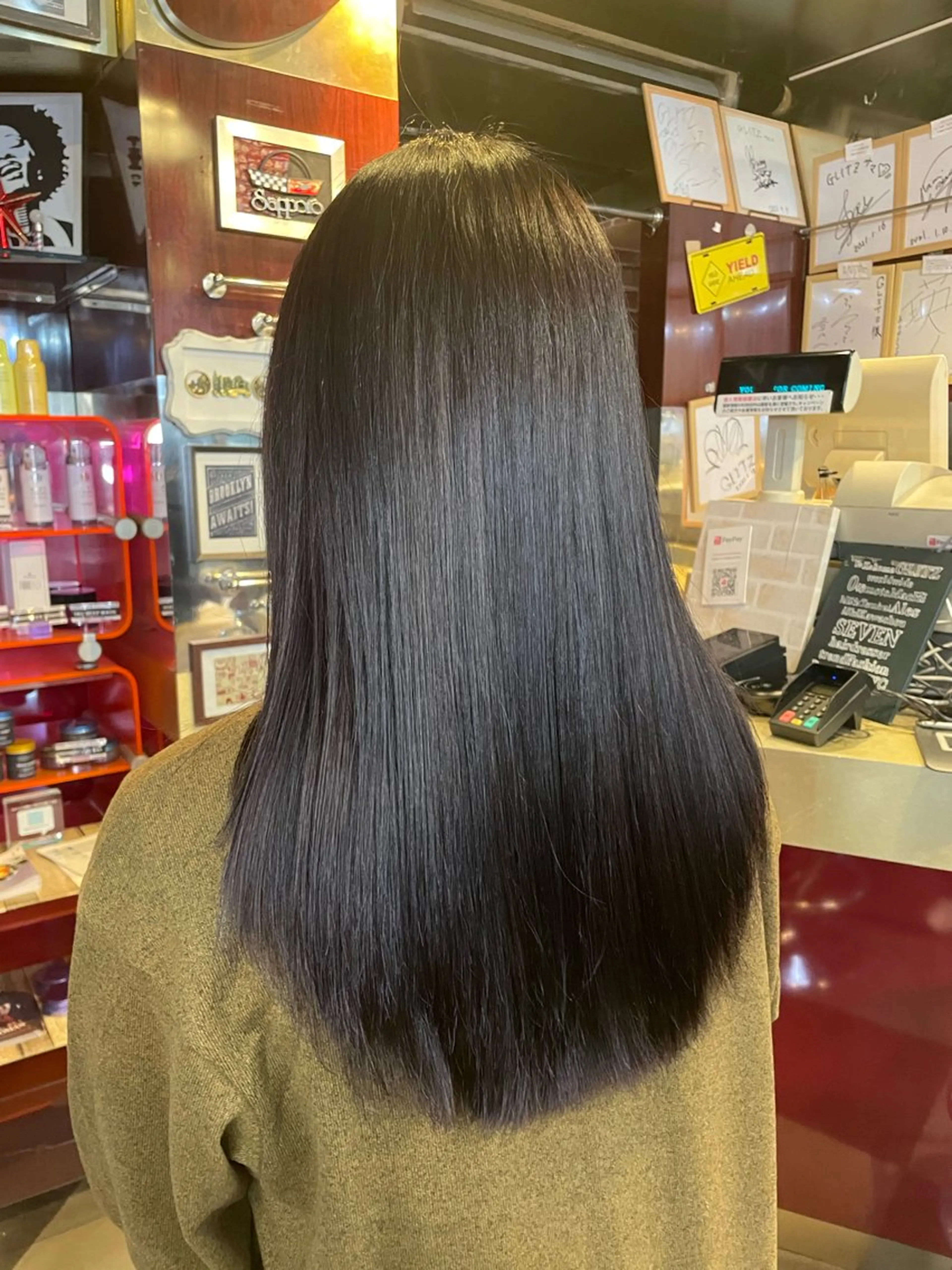 セミロング カラー 黒髪 ナチュラルブラック トリートメント 👑派手髪/カット 👑ANRYのヘアスタイル