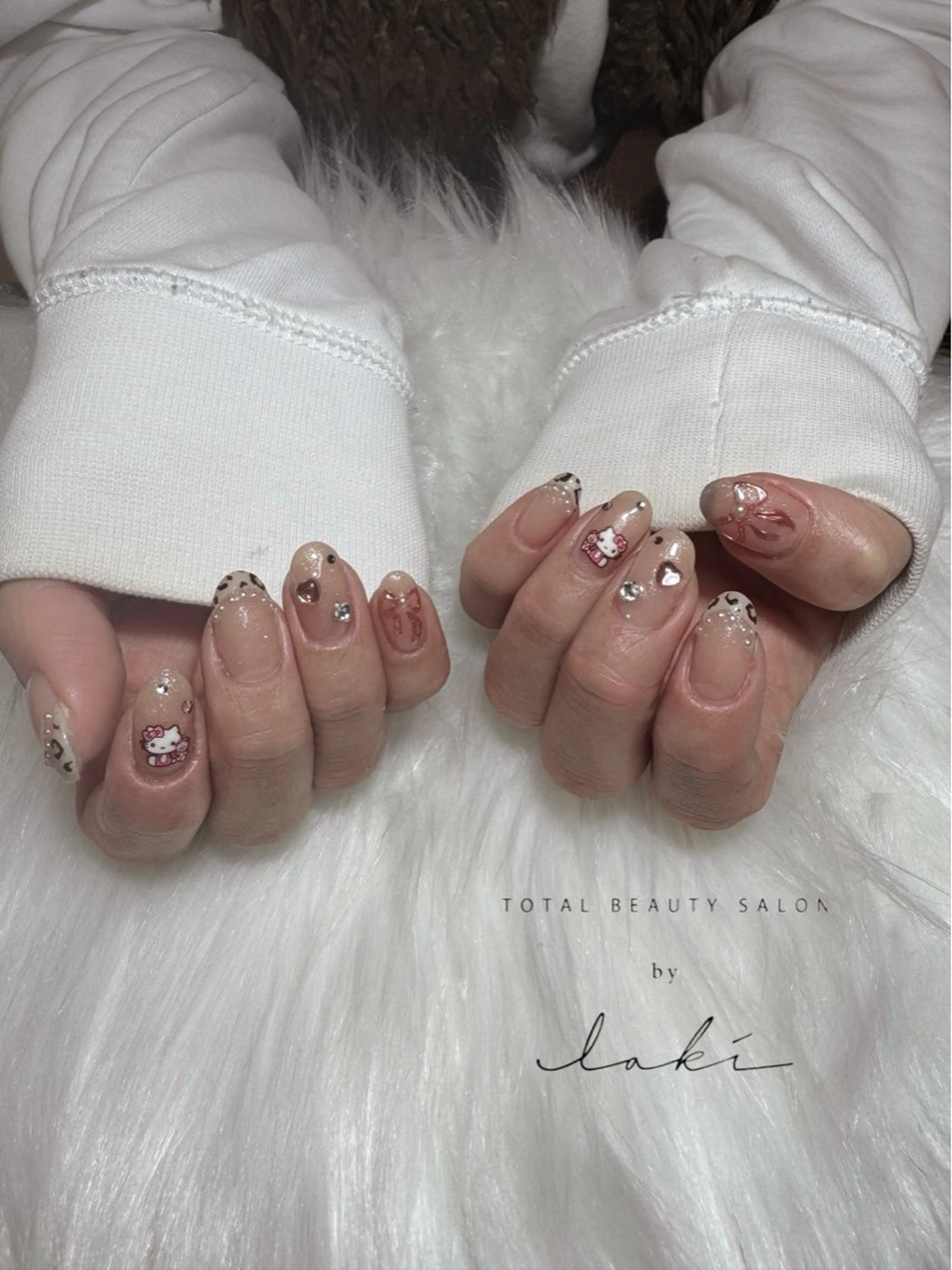 ネイル キラキラネイル ハンドネイル bylaki🌈 RENAのネイルデザイン