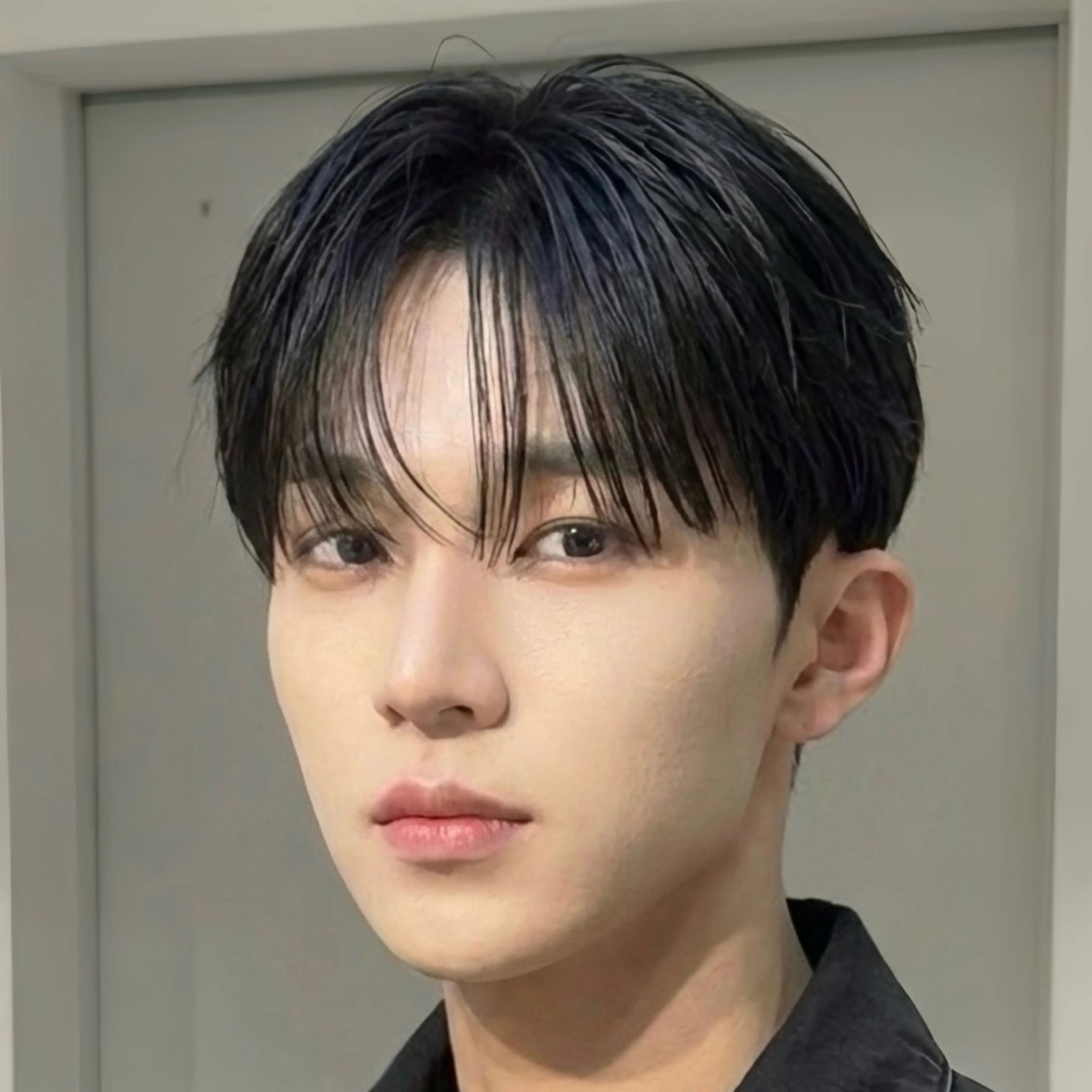 ショート パーマ メンズ センターパート ダウンパーマ メンズパーマ 吉祥寺/ダウンパーマ センターパート/桑本のヘアスタイル