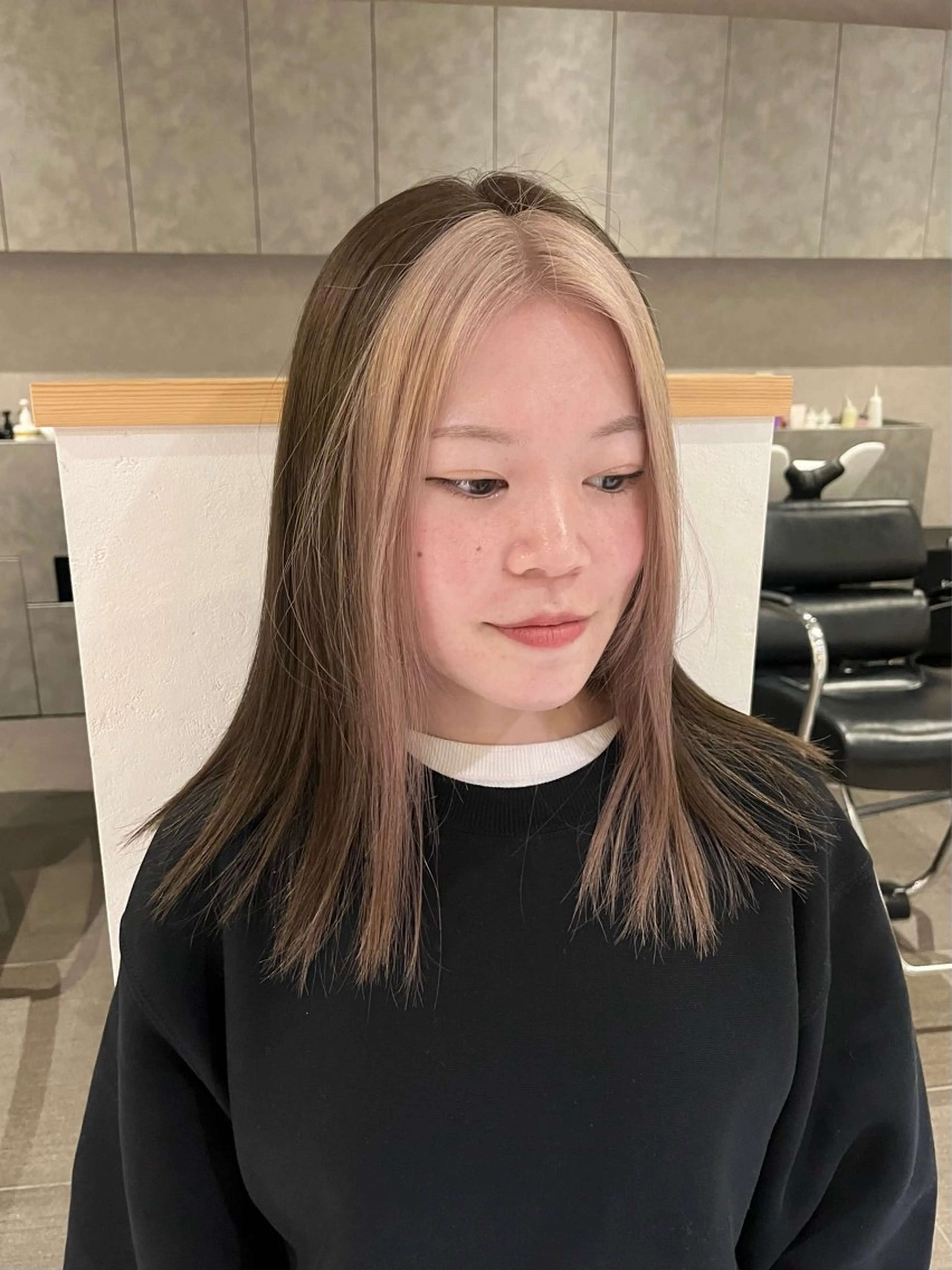 ミディアム カラー ミストバング  フェイスフレーミング カット ヘアカラー トリートメント 桃果 momokaのヘアスタイル