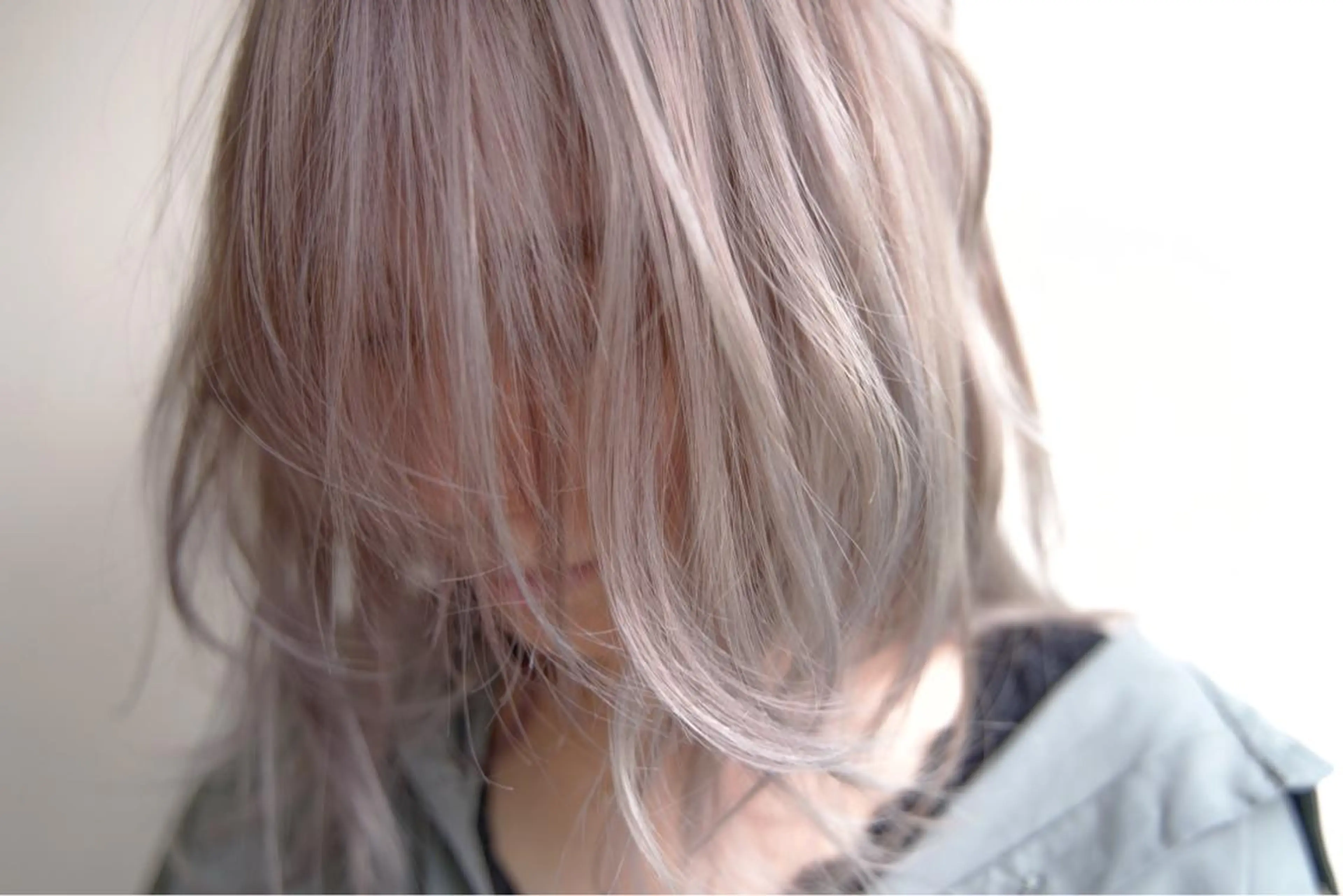 ミディアム カラー グレージュ ひらやま りょういちのヘアスタイル