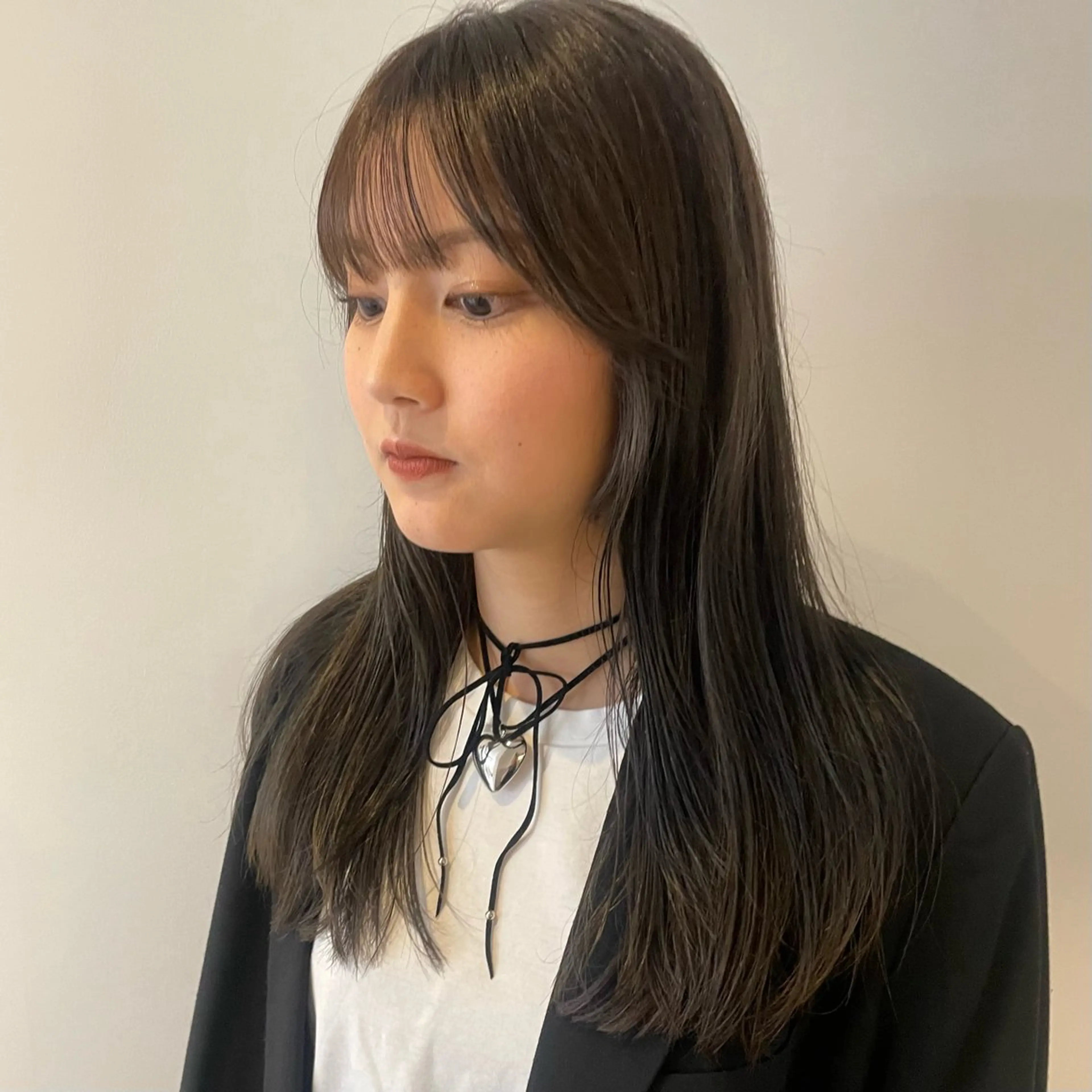 セミロング カラー 透明感カラー 顔まわりレイヤー 顔周りカット レイヤーカット カット ヘアカラー トリートメント nonoka オリーブ/グレージュのヘアスタイル