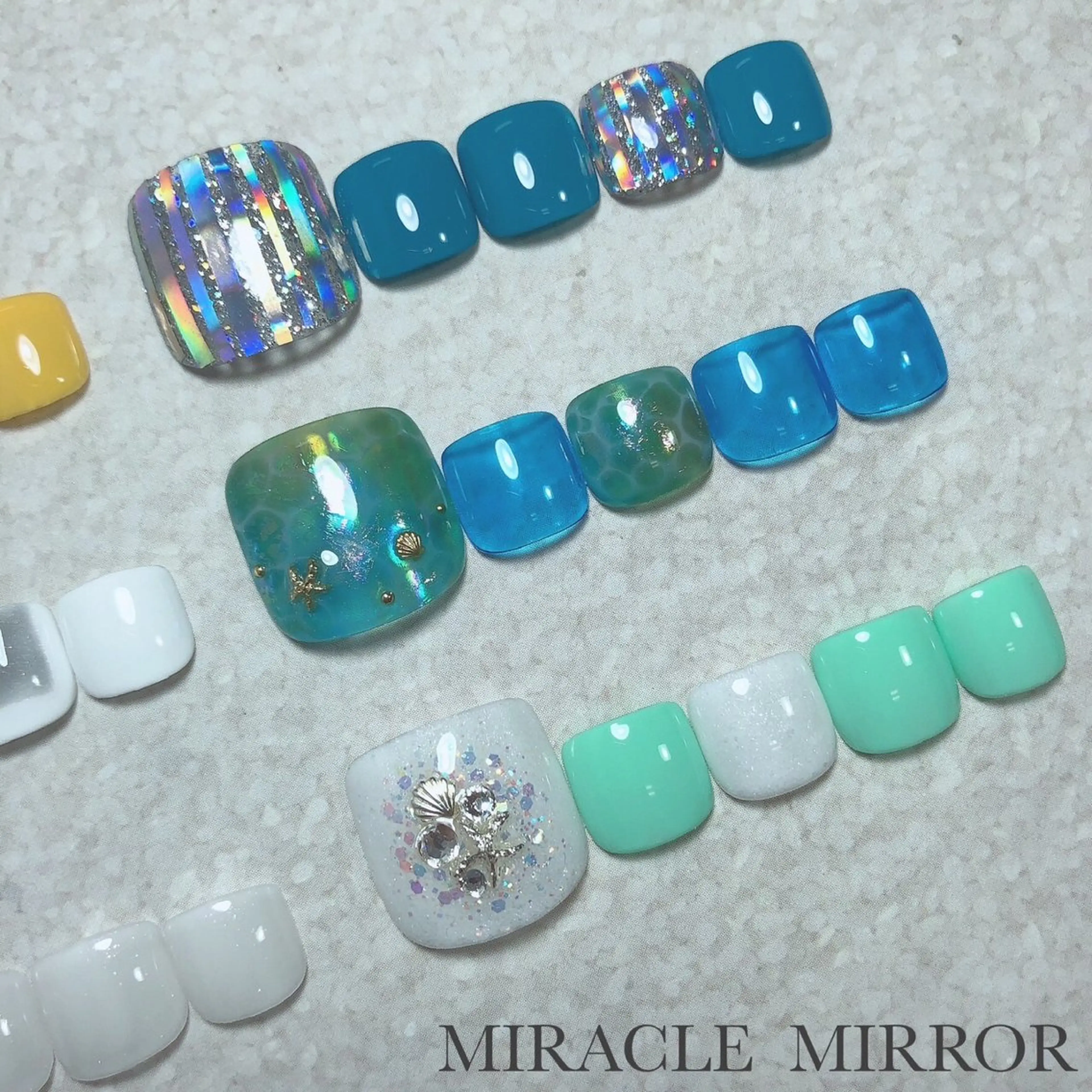 ネイル ミラクルミラー 町野のネイルデザイン