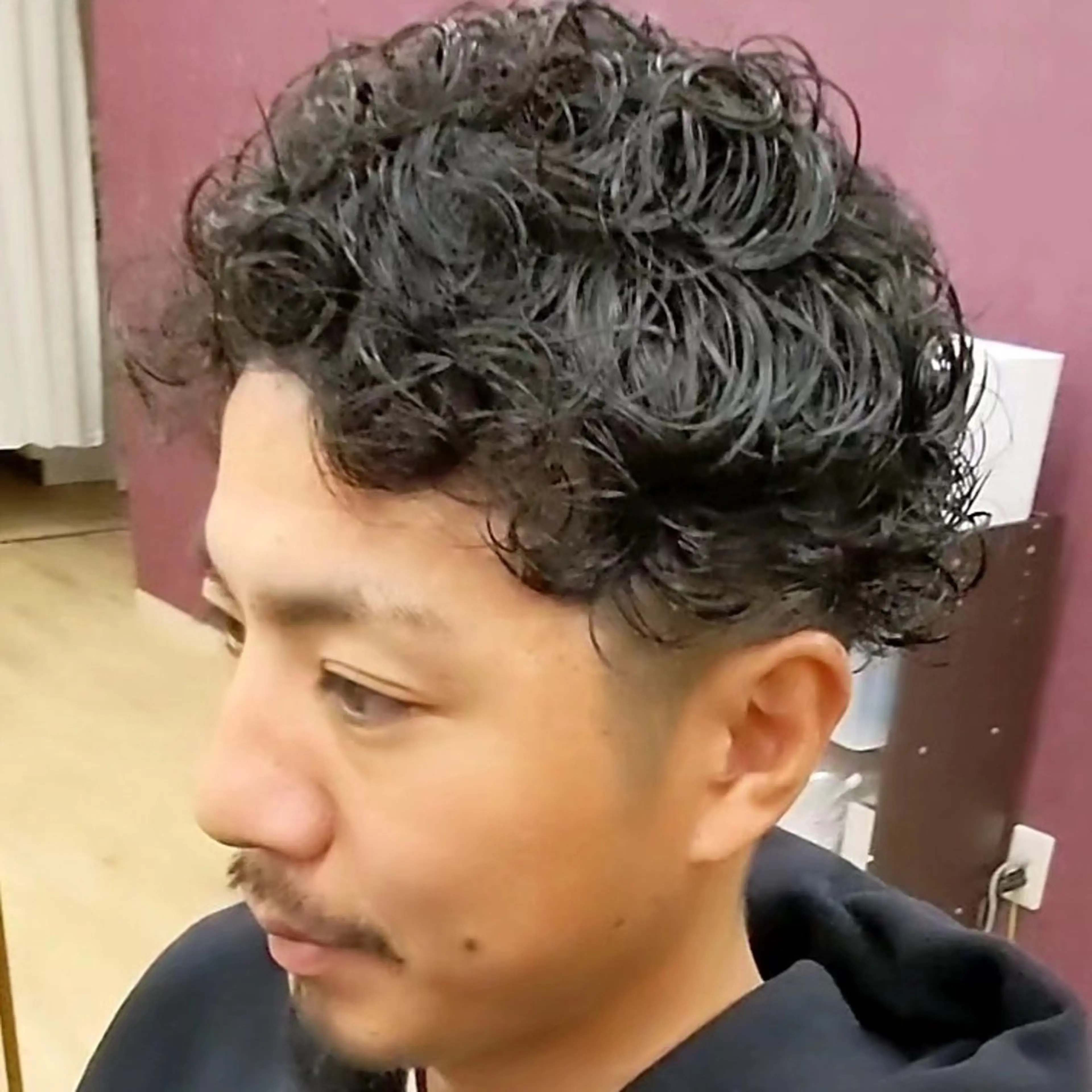 ショート パーマ メンズ メンズパーマ スパイラルパーマ カット パーマ 🏝川津瑛二🧖‍♀ 極上パーマ＆カラー⭕のエステ・リラクイメージ