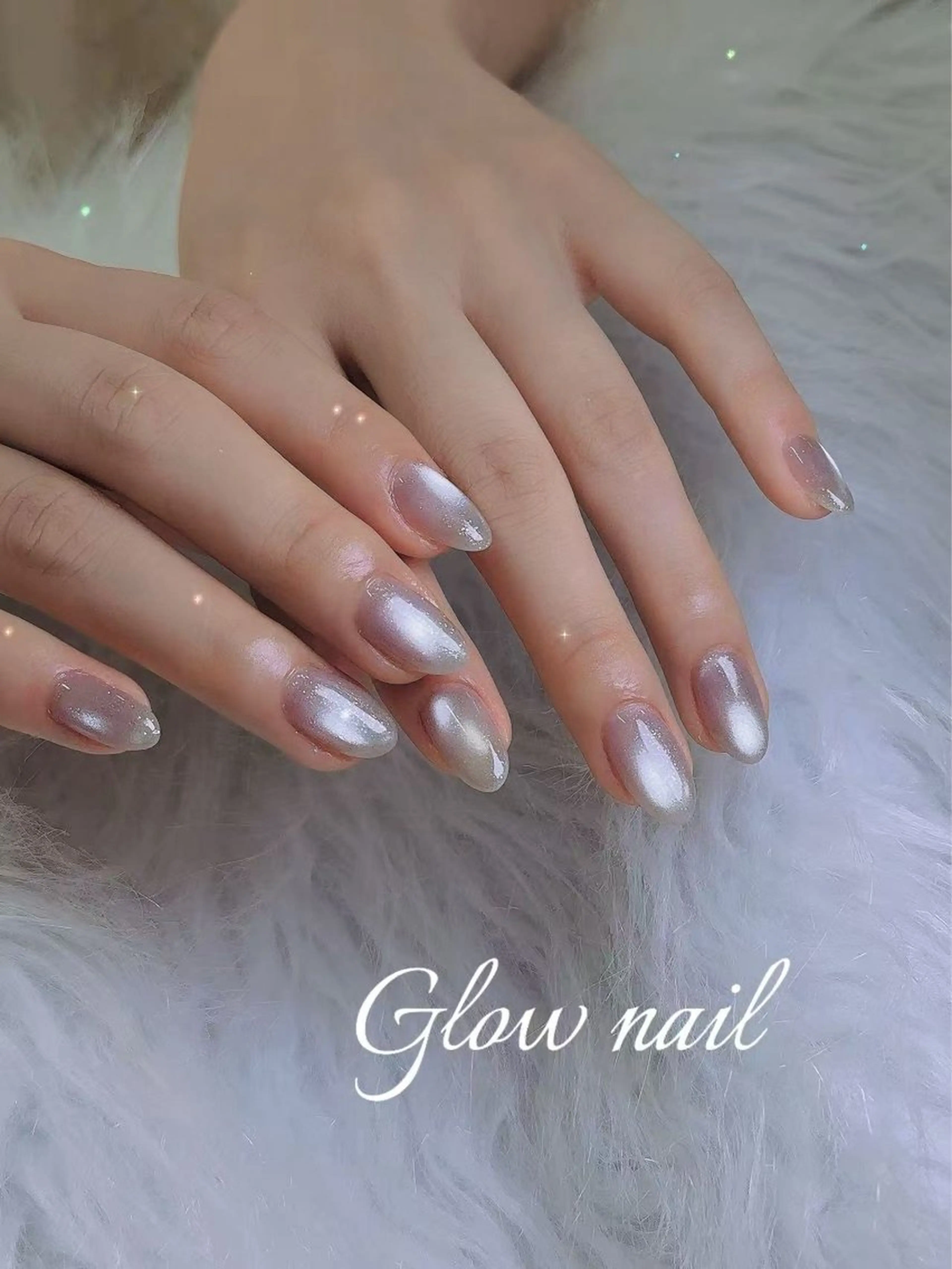 ネイル ハンドネイル グロー ネイルのネイルデザイン