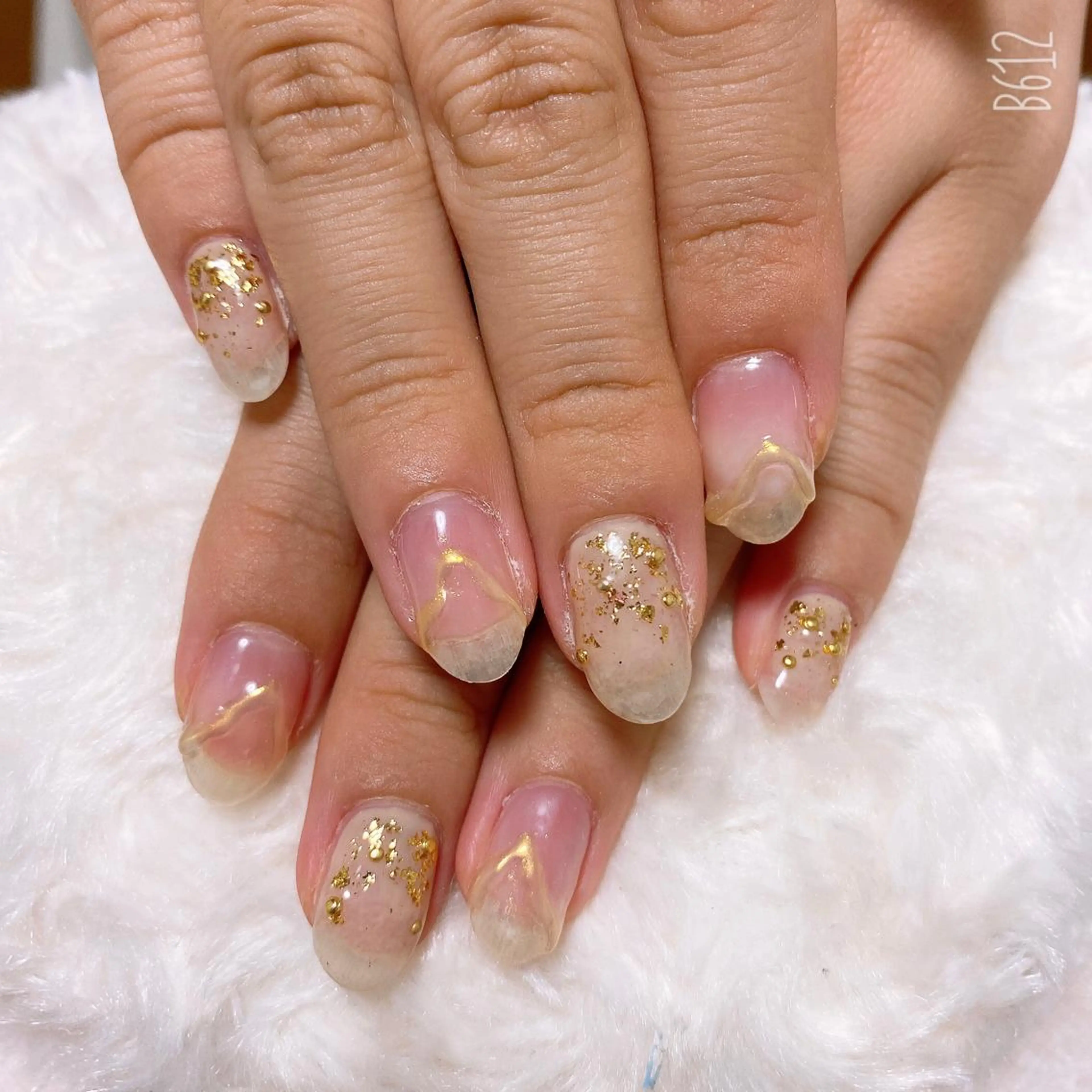 ネイル The Best Beauty受付担当のヘアスタイル