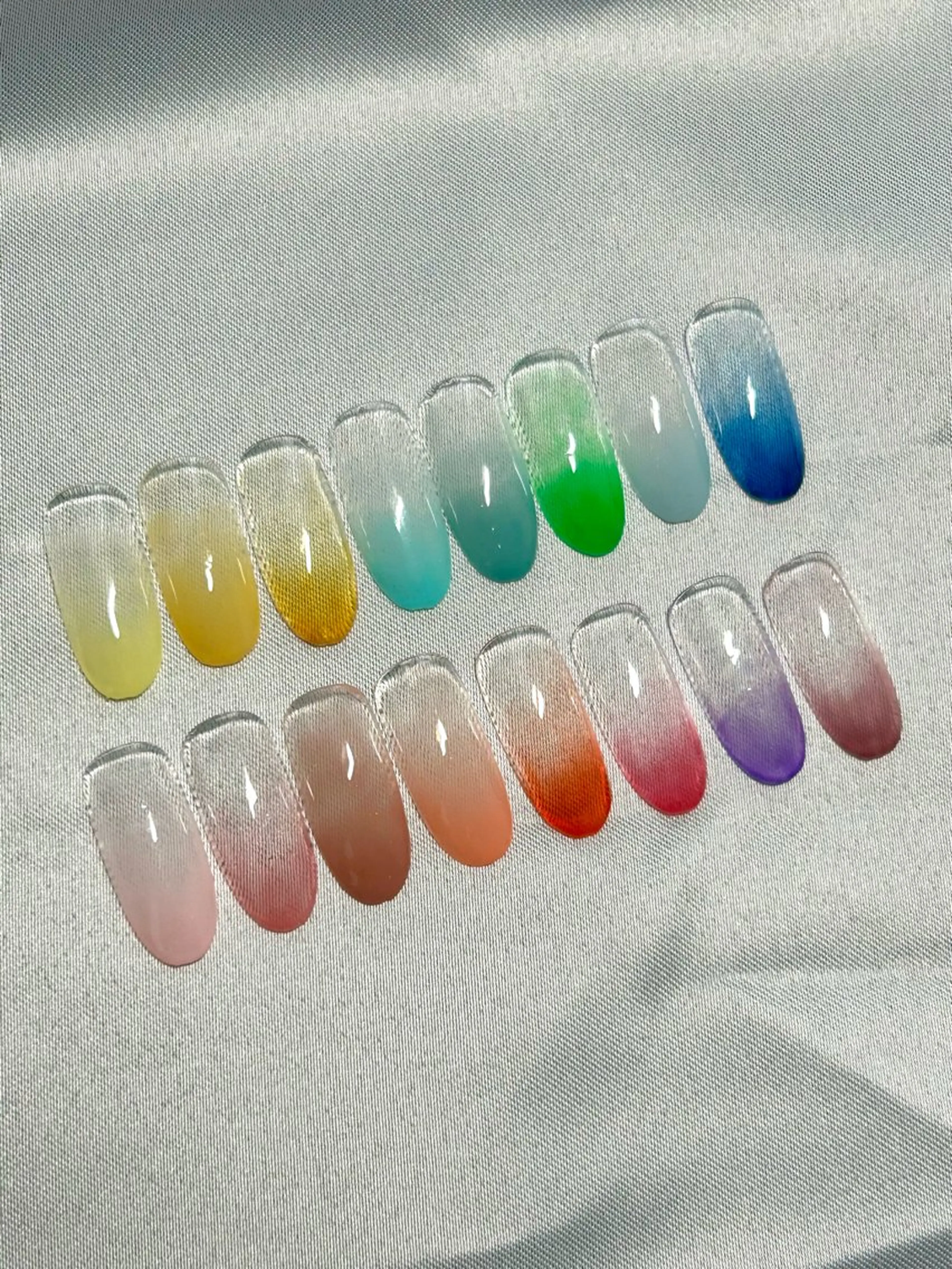 グラデーション　カラーは選べますの写真