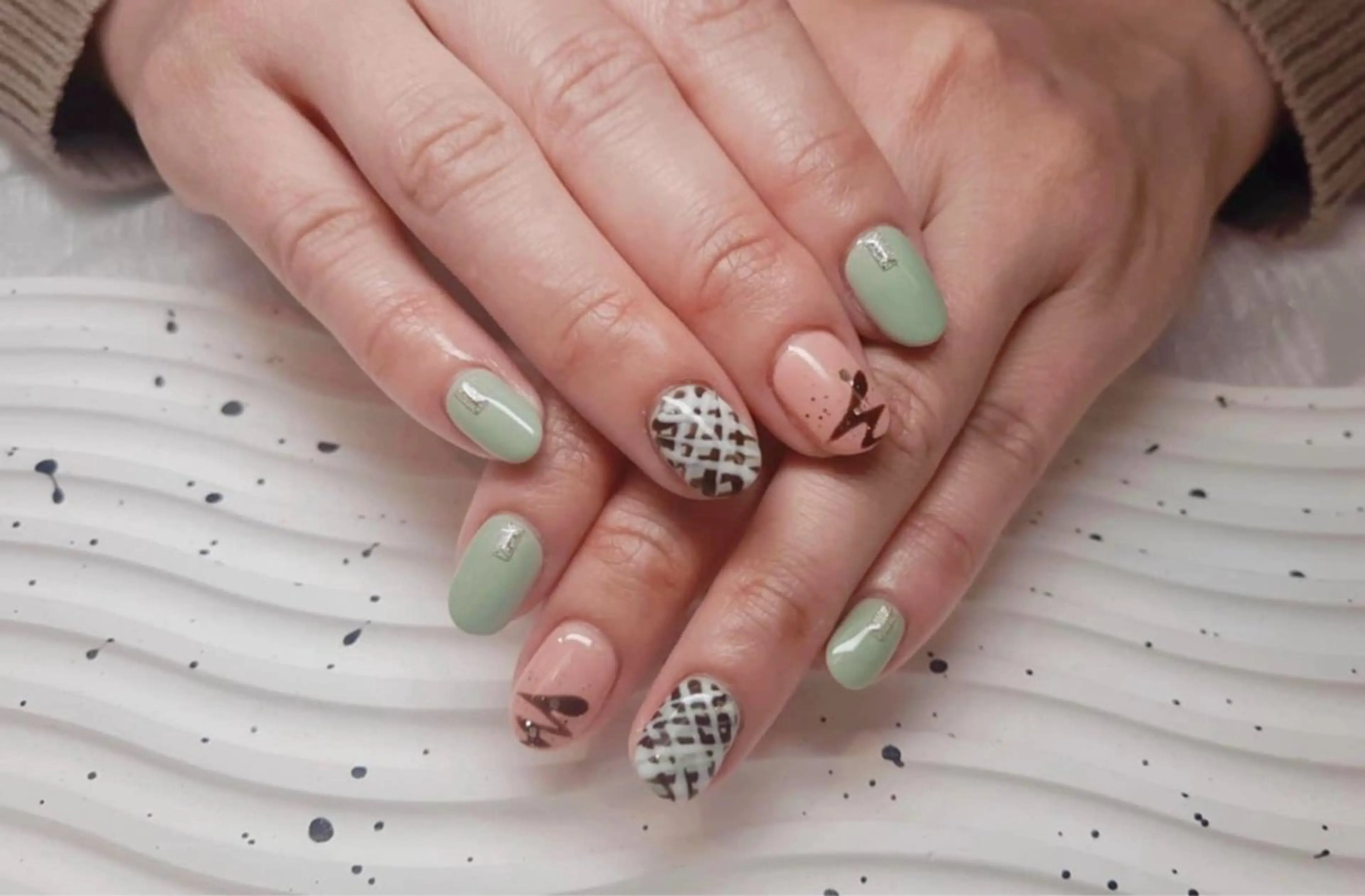 ネイル チークネイル ジェルネイル パラジェル スカルプネイル 春ネイル ハンドネイル MOCHI NAIL 川越東口のネイルデザイン