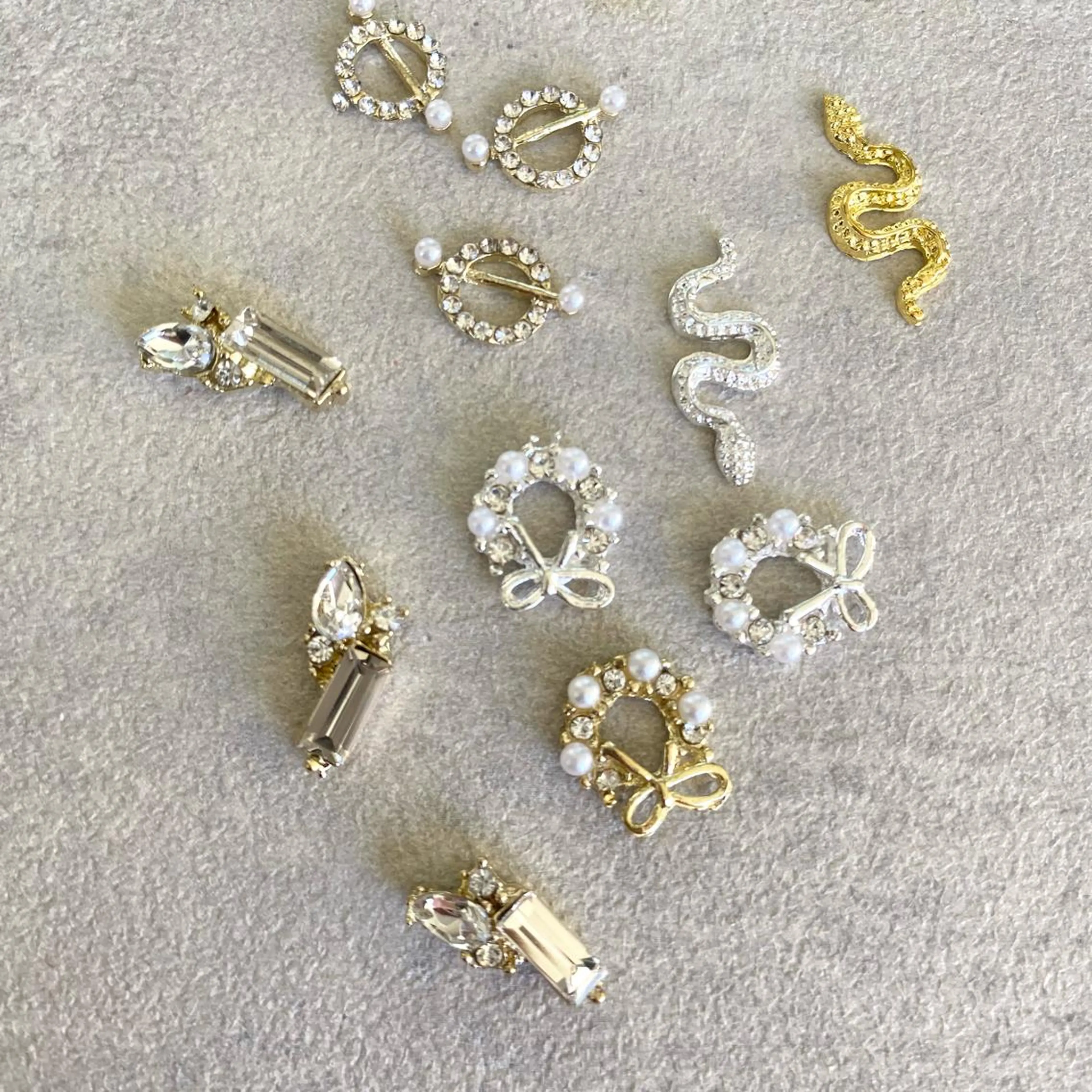 ショート カラー パーマ ヘアアレンジ メンズ キッズ ネイル マツエク・マツパ アイブロウ キラキラネイル 今福鶴見ネイル 8(ｴｲﾄ)のネイルデザイン